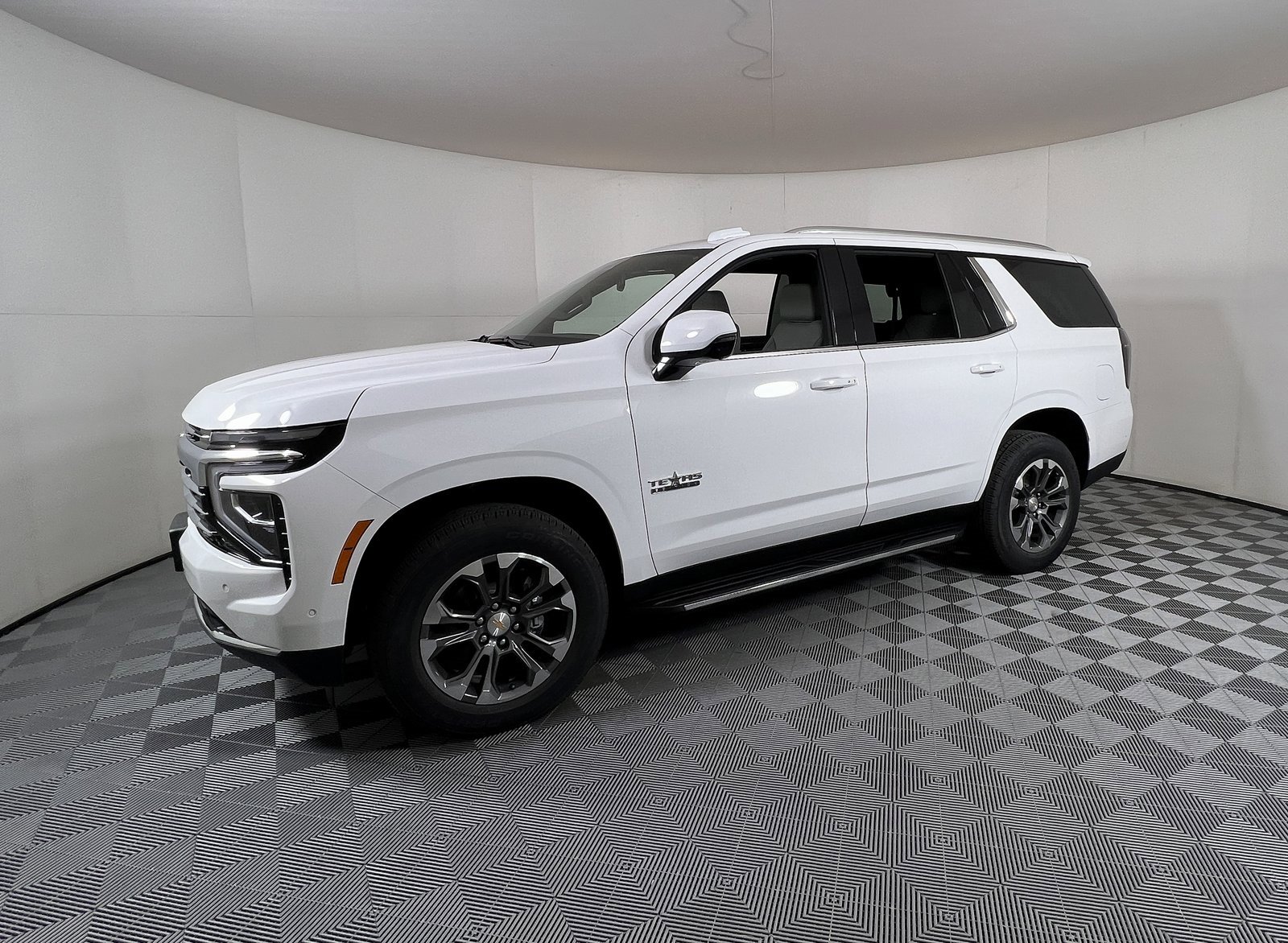 2026 Chevrolet Tahoe LT photo 2