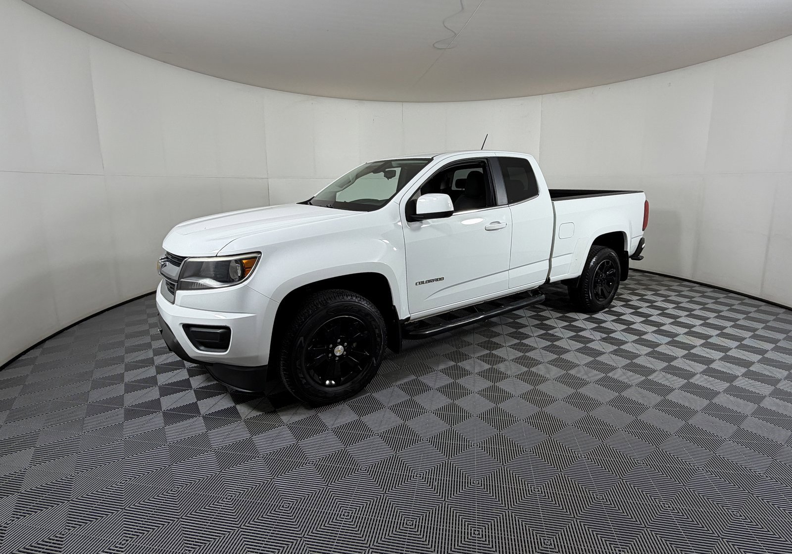 2015 Chevrolet Colorado LT photo 2