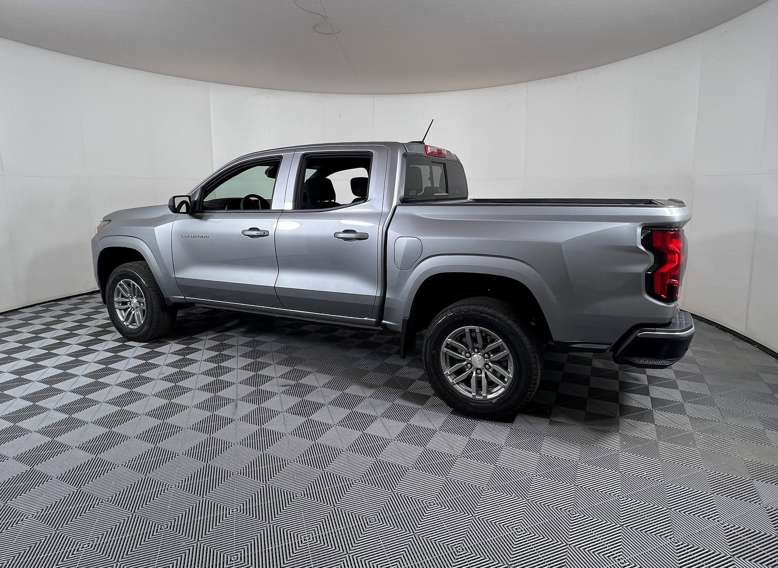 2026 Chevrolet Colorado LT photo 3