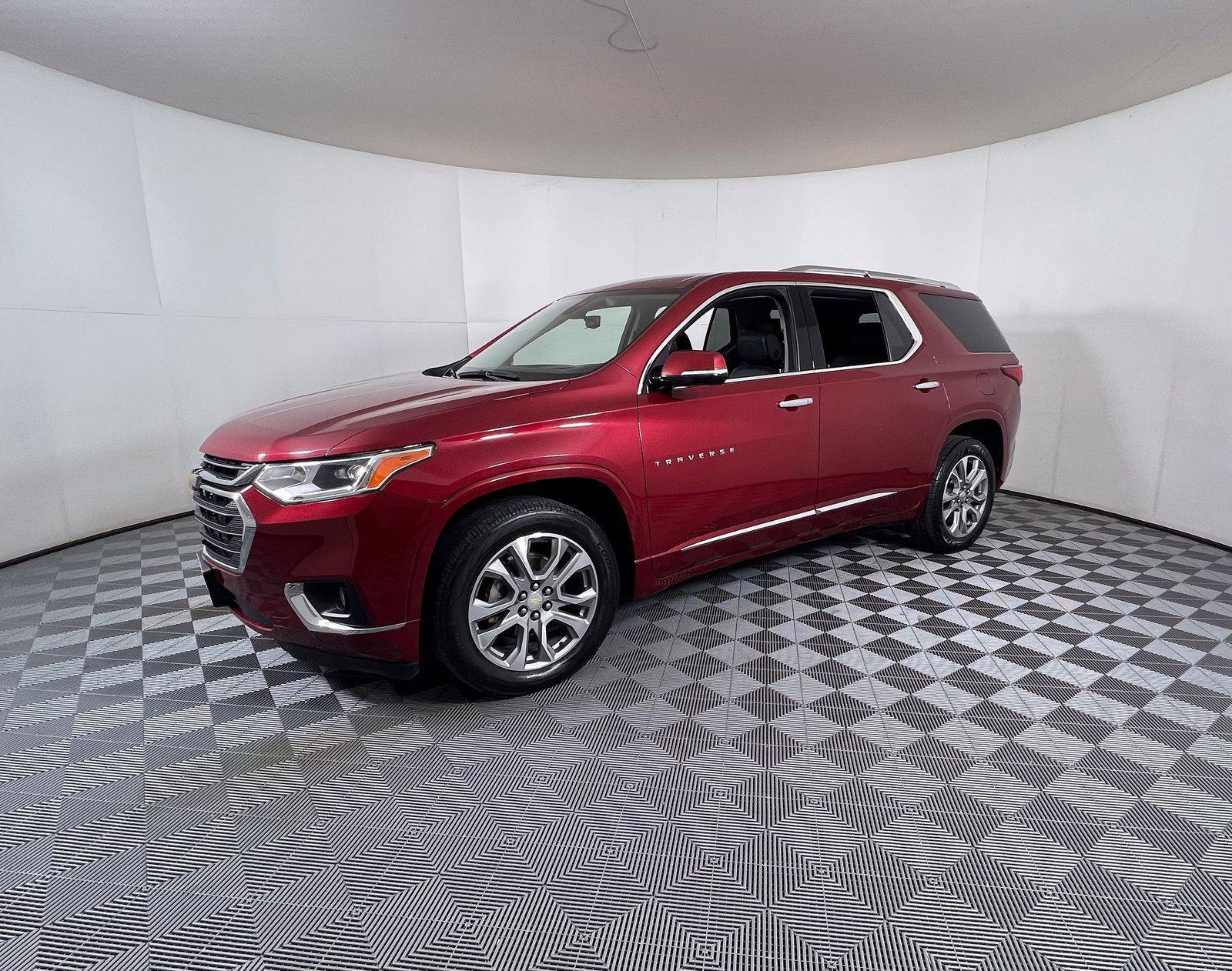 2020 Chevrolet Traverse Premier photo 2