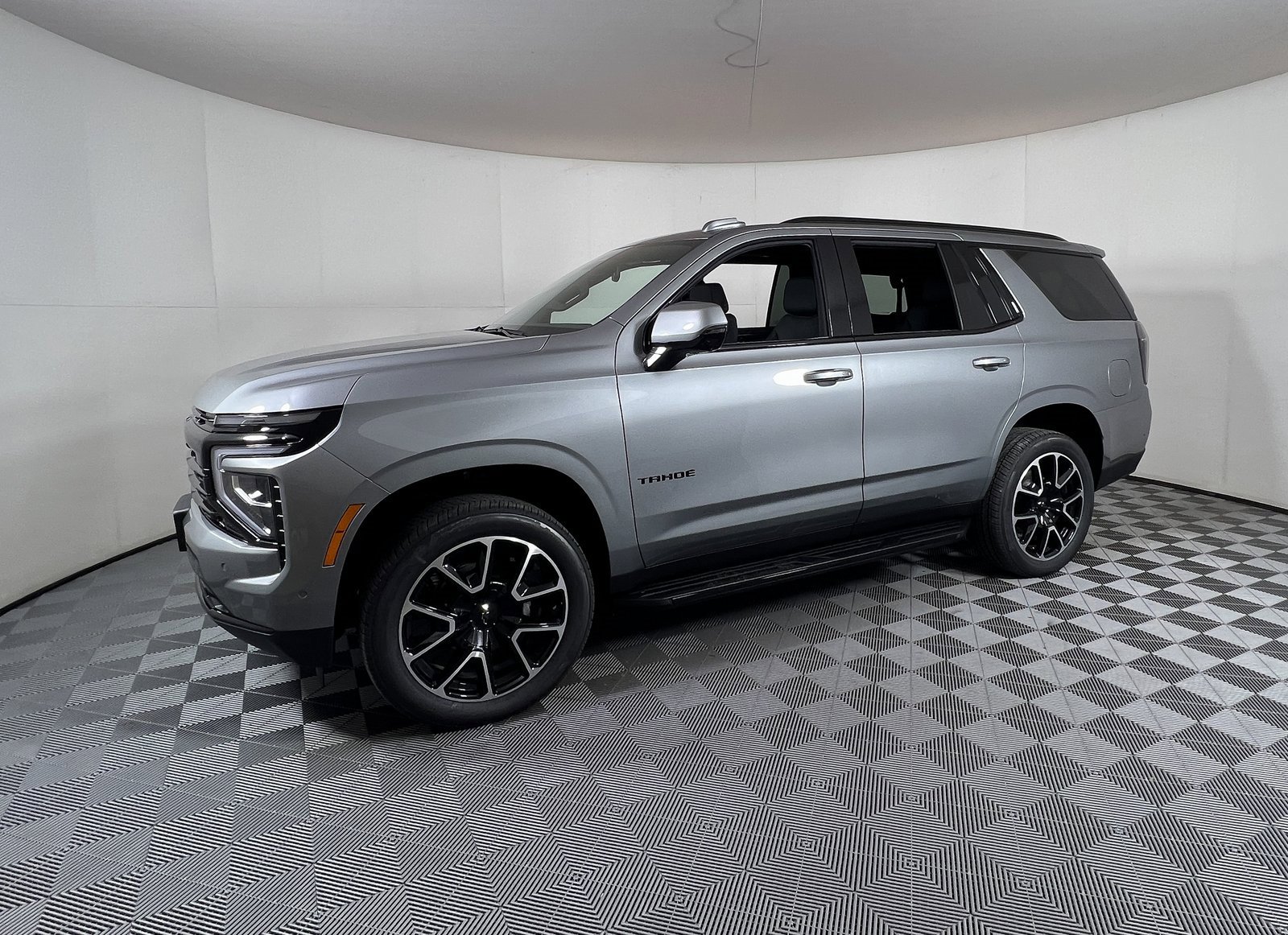 2026 Chevrolet Tahoe RST photo 2