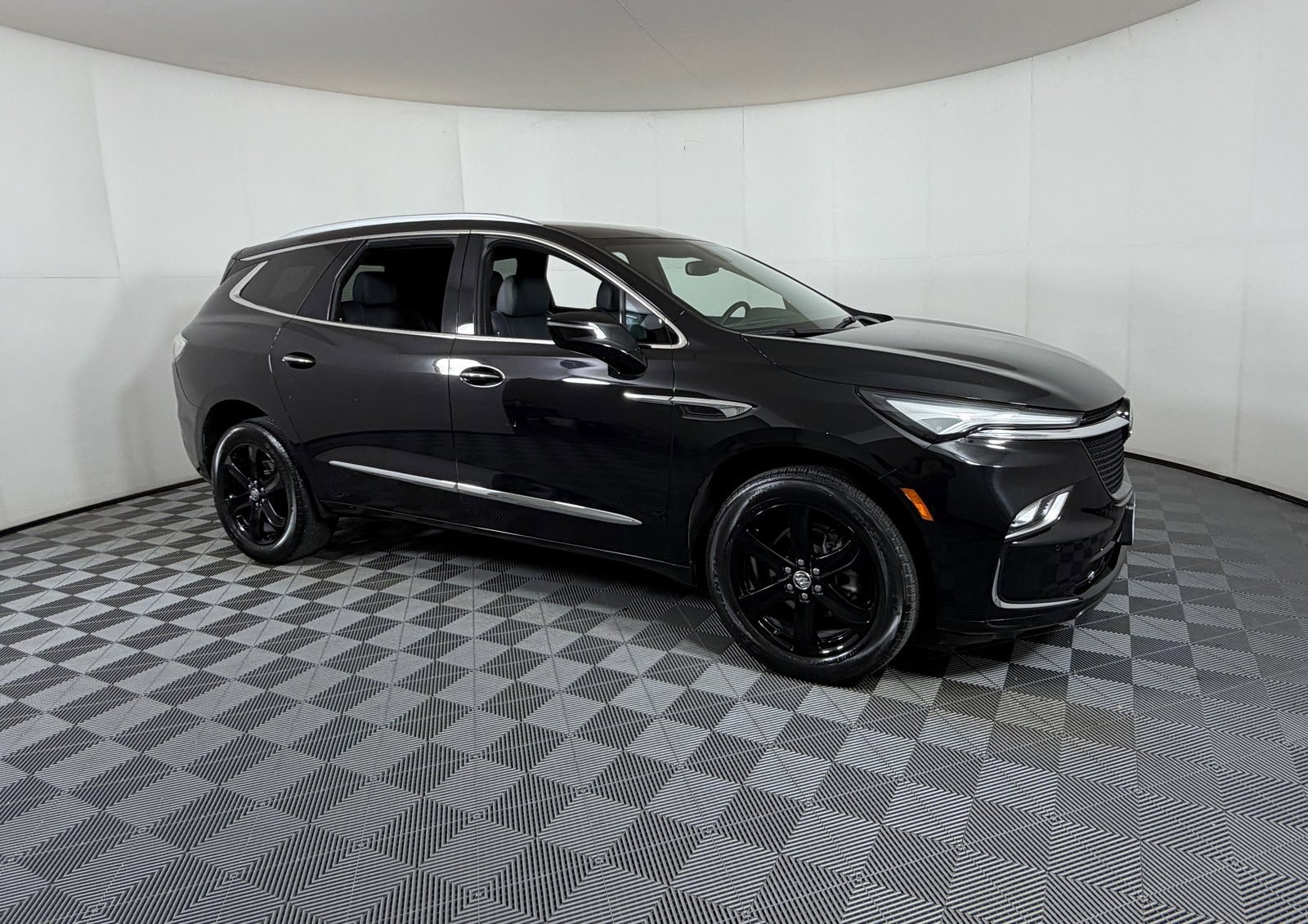 2023 Buick Enclave Essence's photo