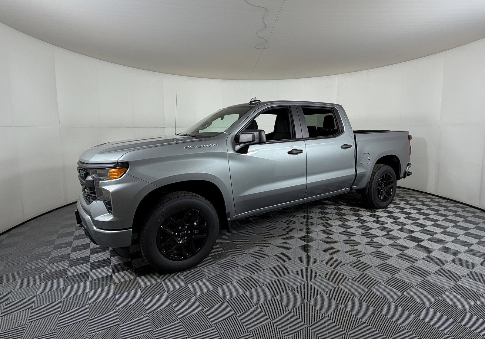 2026 Chevrolet Silverado 1500 Custom photo 2