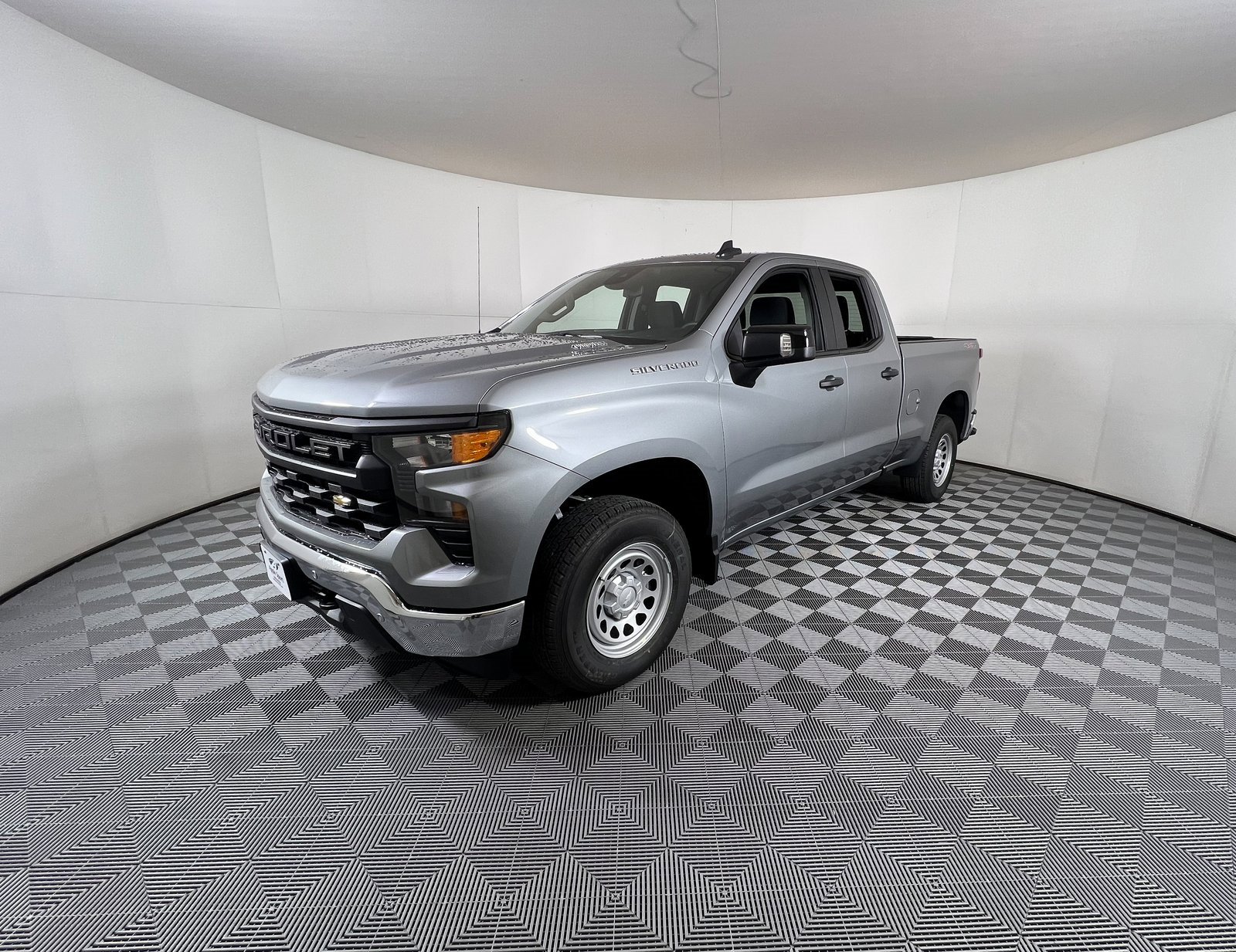 2025 Chevrolet Silverado 1500 photo 2