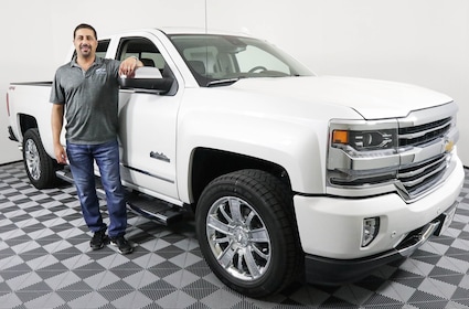 Staff member SAM SINNO from 862dfe603552