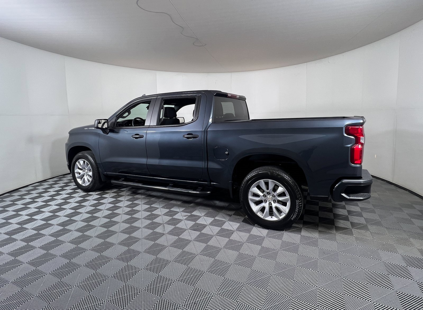 2021 Chevrolet Silverado 1500 Custom photo 3