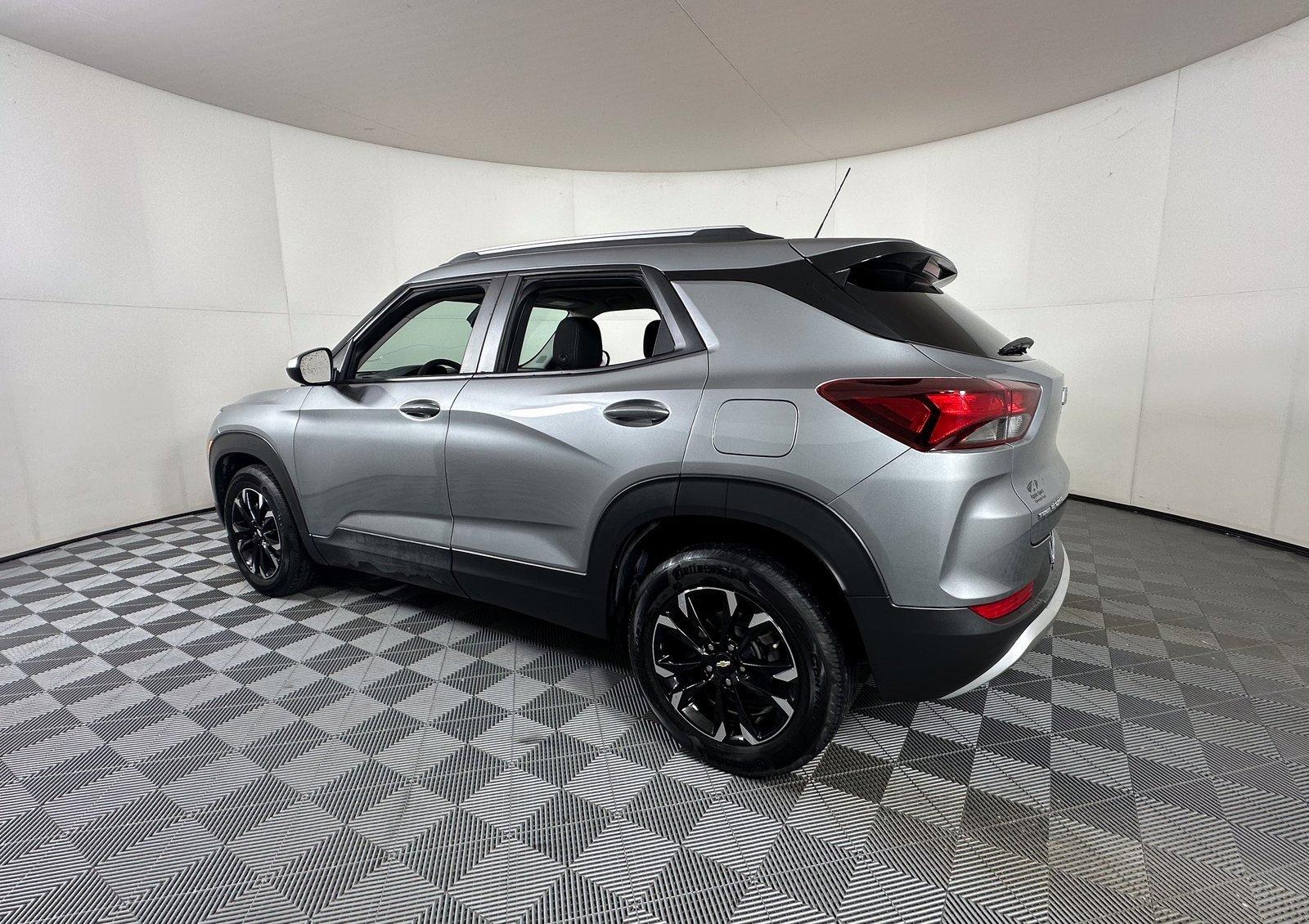 2023 Chevrolet Trailblazer LT photo 3