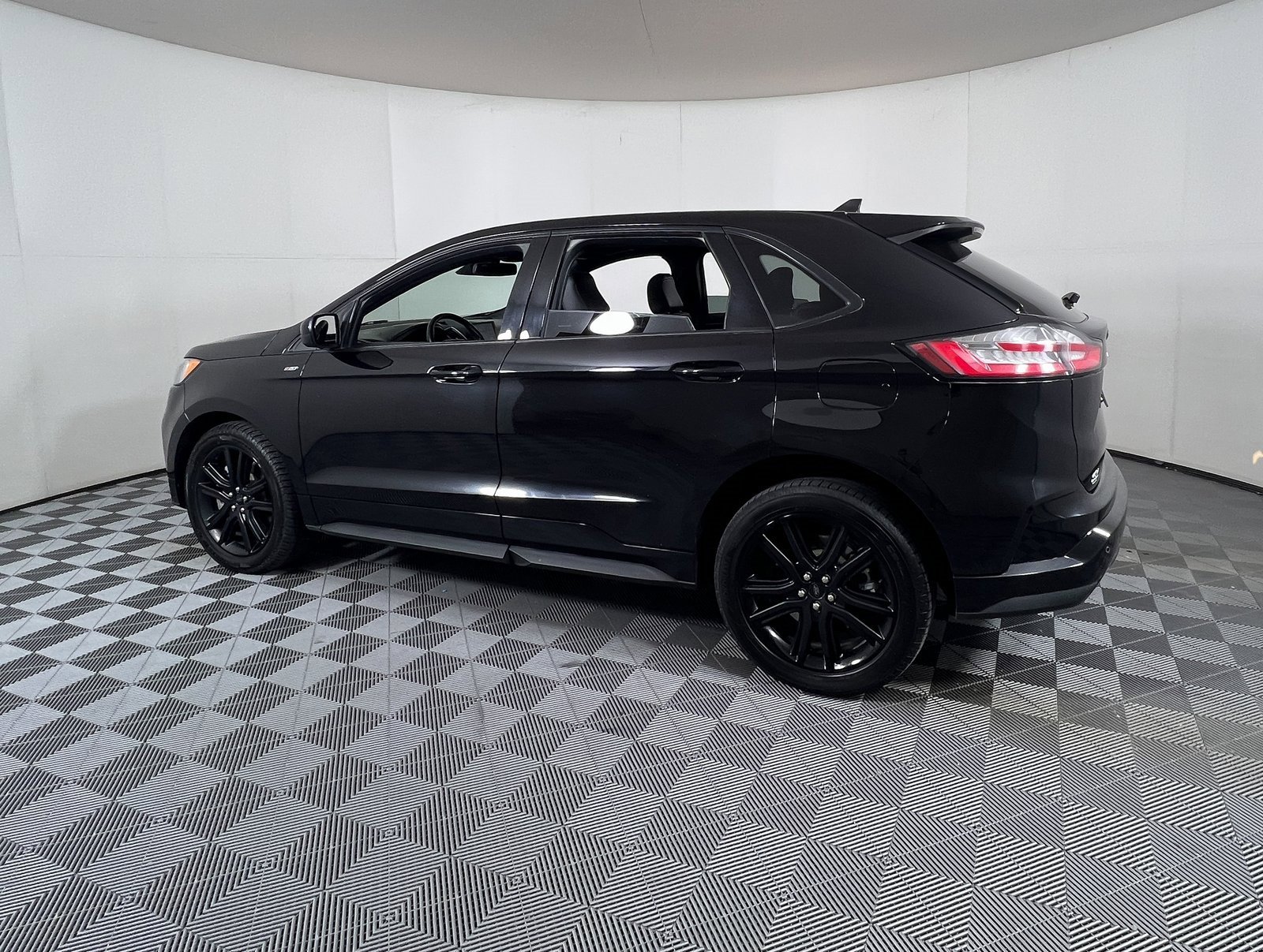 2022 Ford Edge ST-Line photo 3