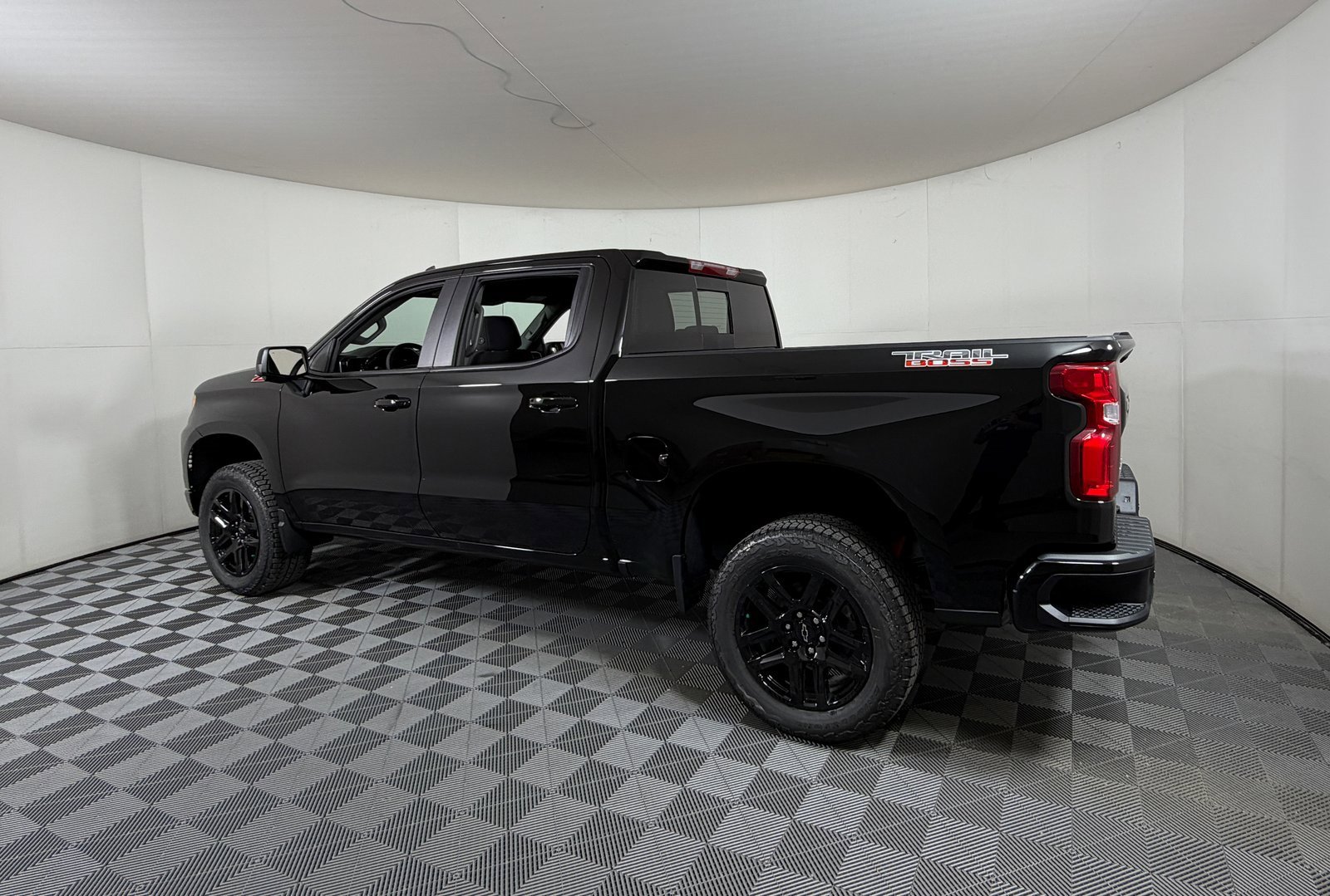 2026 Chevrolet Silverado Trail Boss LT photo 3