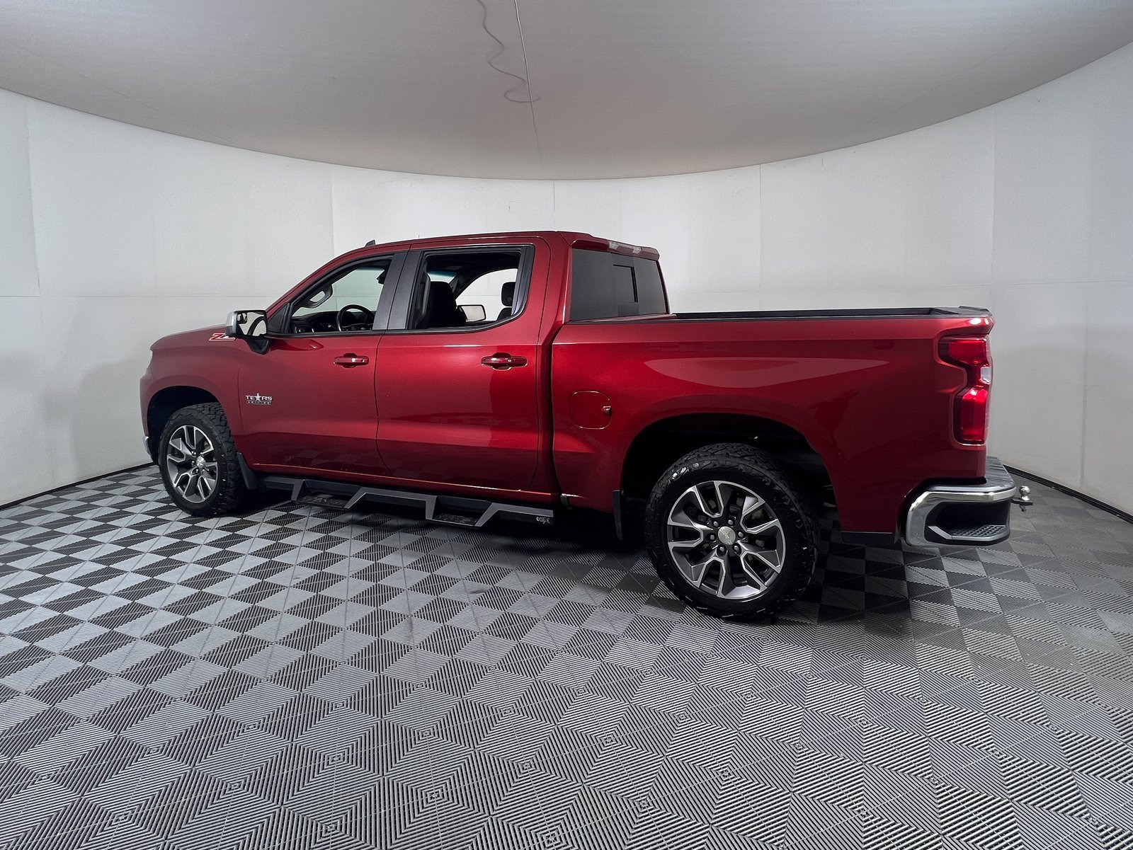 2019 Chevrolet Silverado 1500 LT Texas Edition photo 3