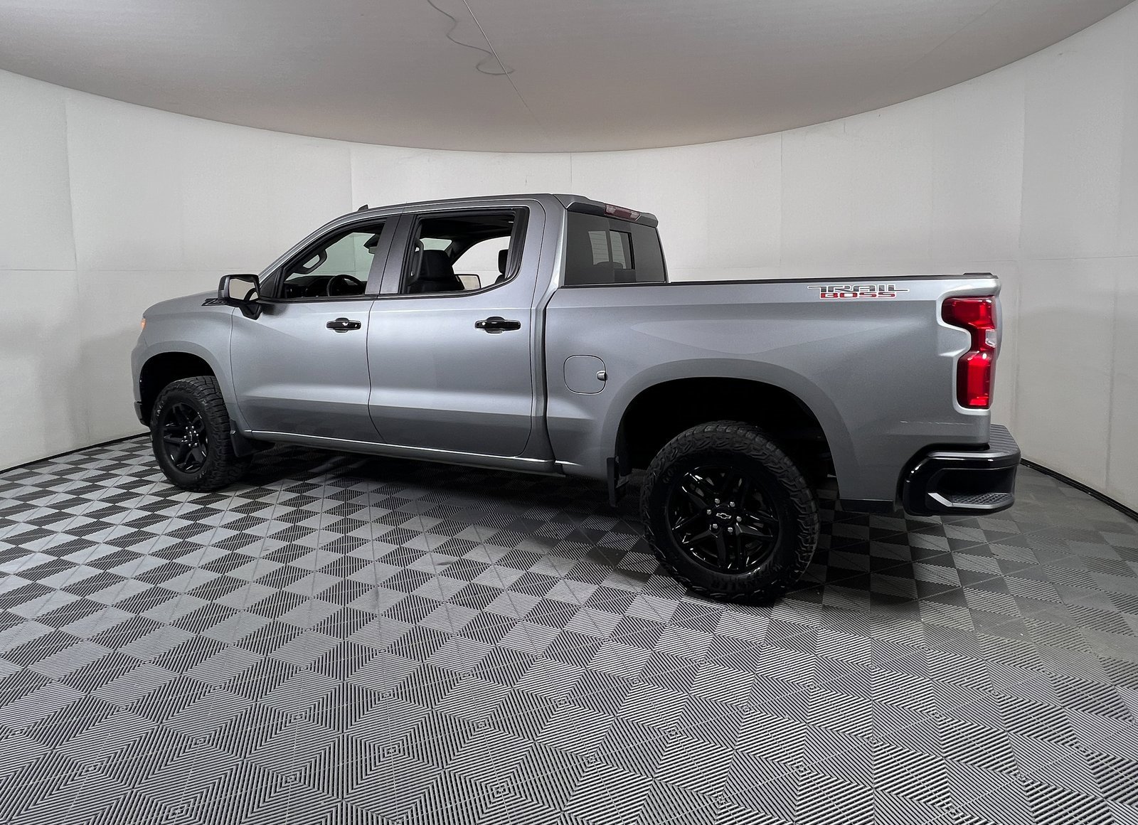 2023 Chevrolet Silverado 1500 LT Trail Boss photo 3