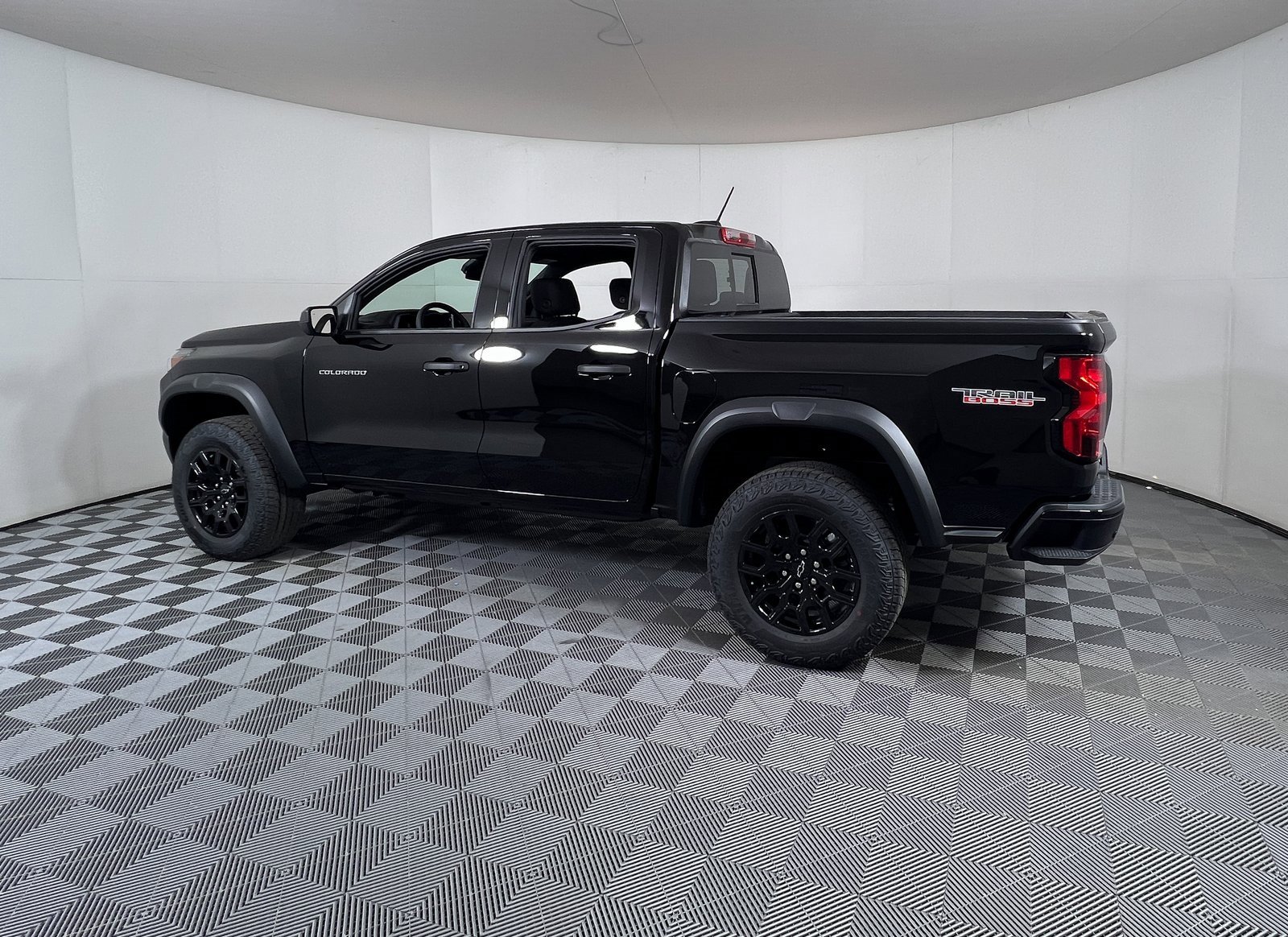 2026 Chevrolet Colorado Trail Boss photo 3