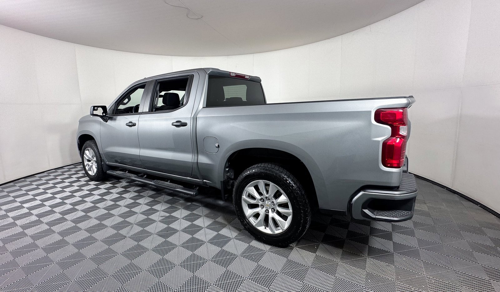 2023 Chevrolet Silverado 1500 Custom photo 3