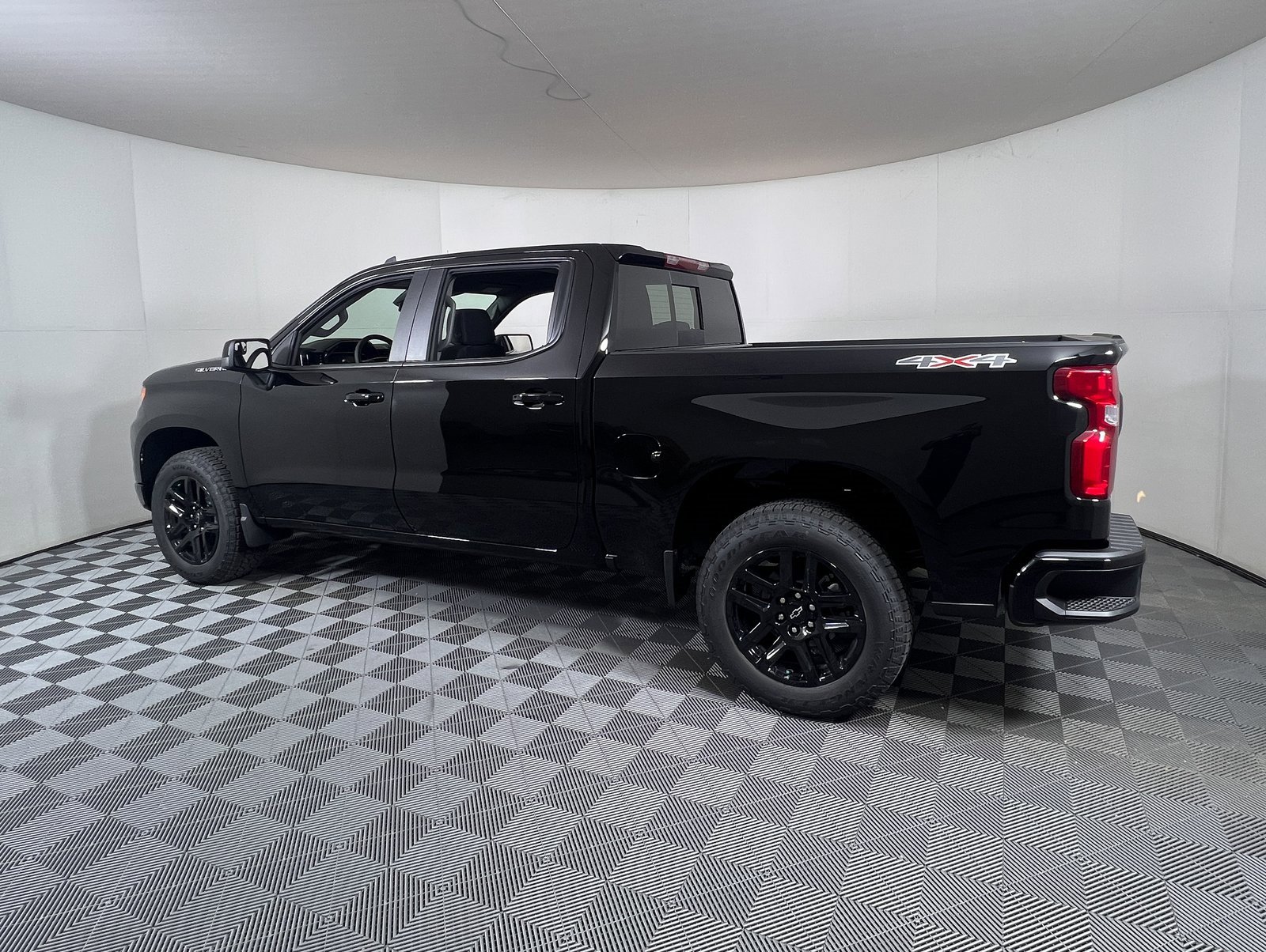 2026 Chevrolet Silverado 1500 RST photo 3