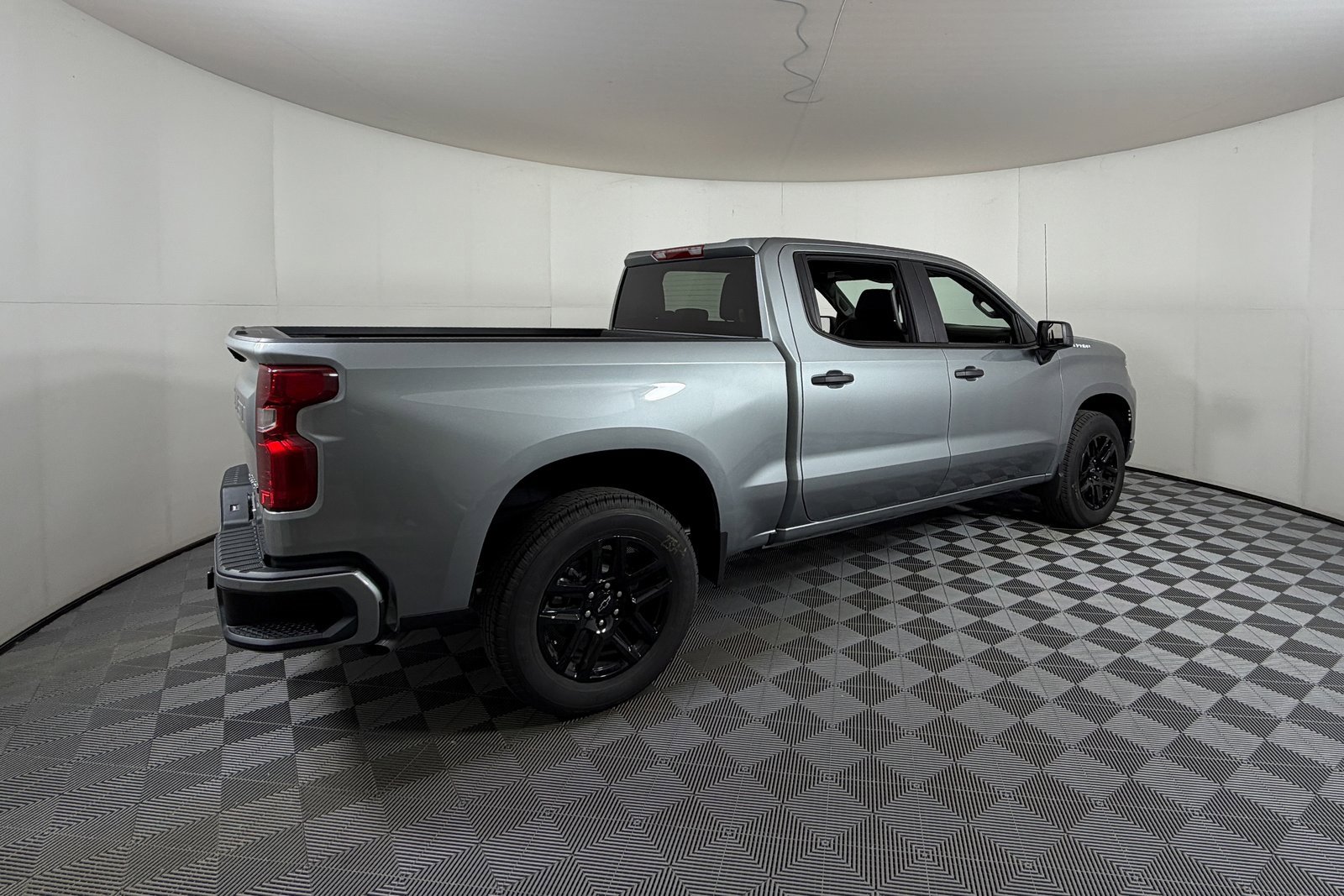 2026 Chevrolet Silverado Custom photo 4