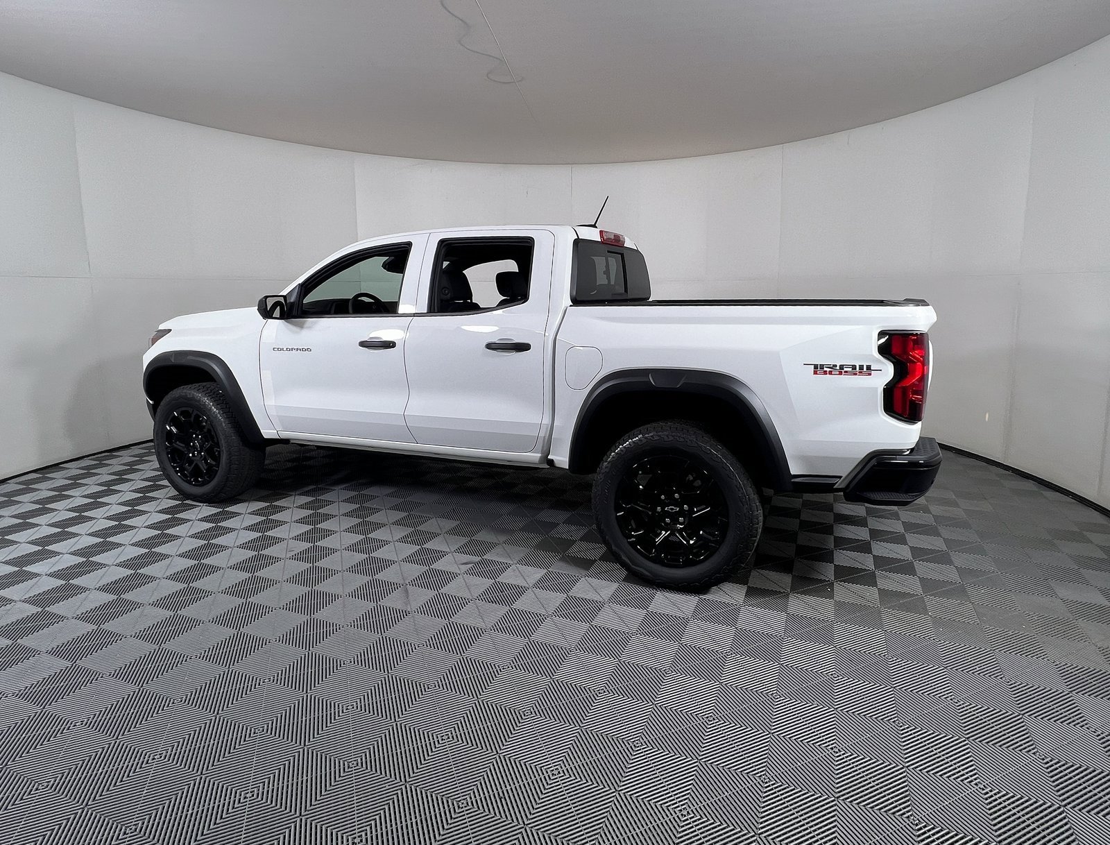 2026 Chevrolet Colorado Trail Boss photo 3