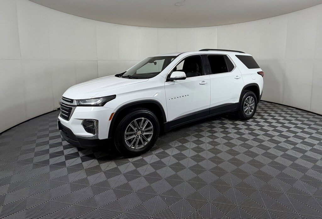 Used 2023 Chevrolet Traverse LT Cloth SUV