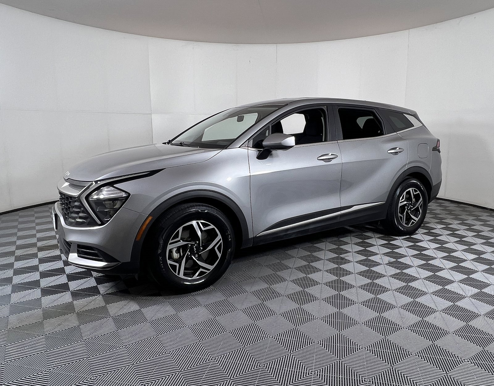 2023 Kia Sportage LX photo 2