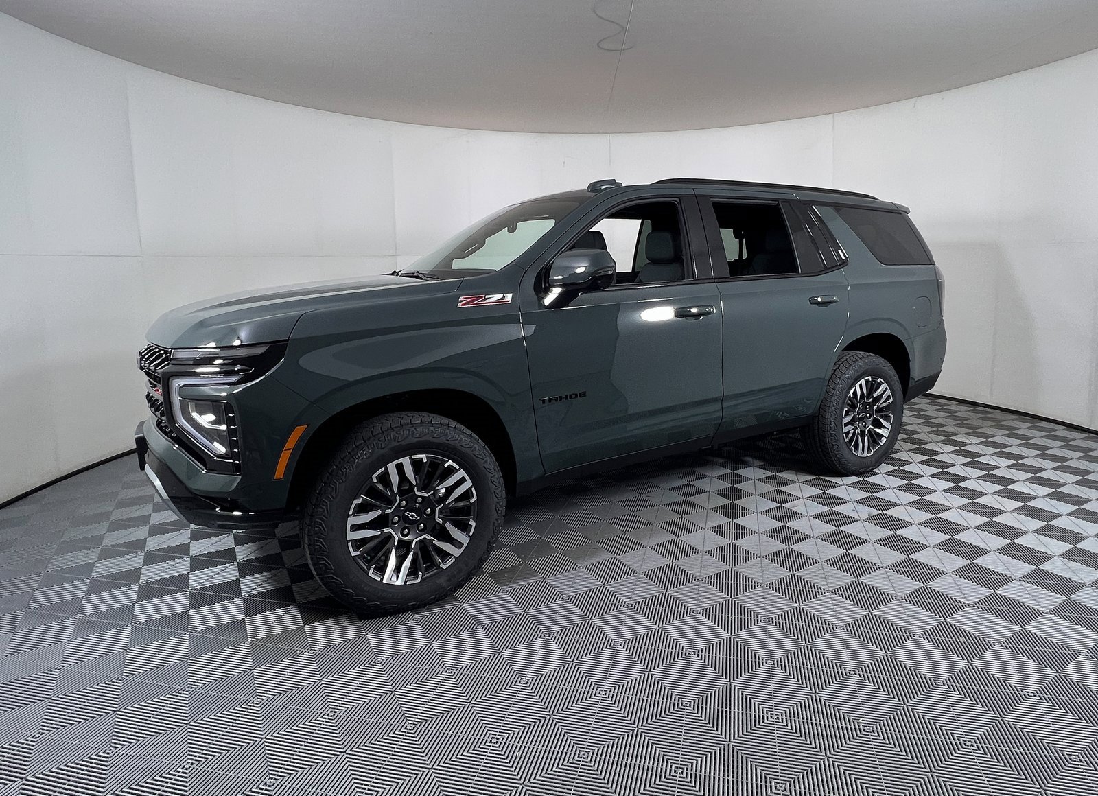 2026 Chevrolet Tahoe Z71 photo 2