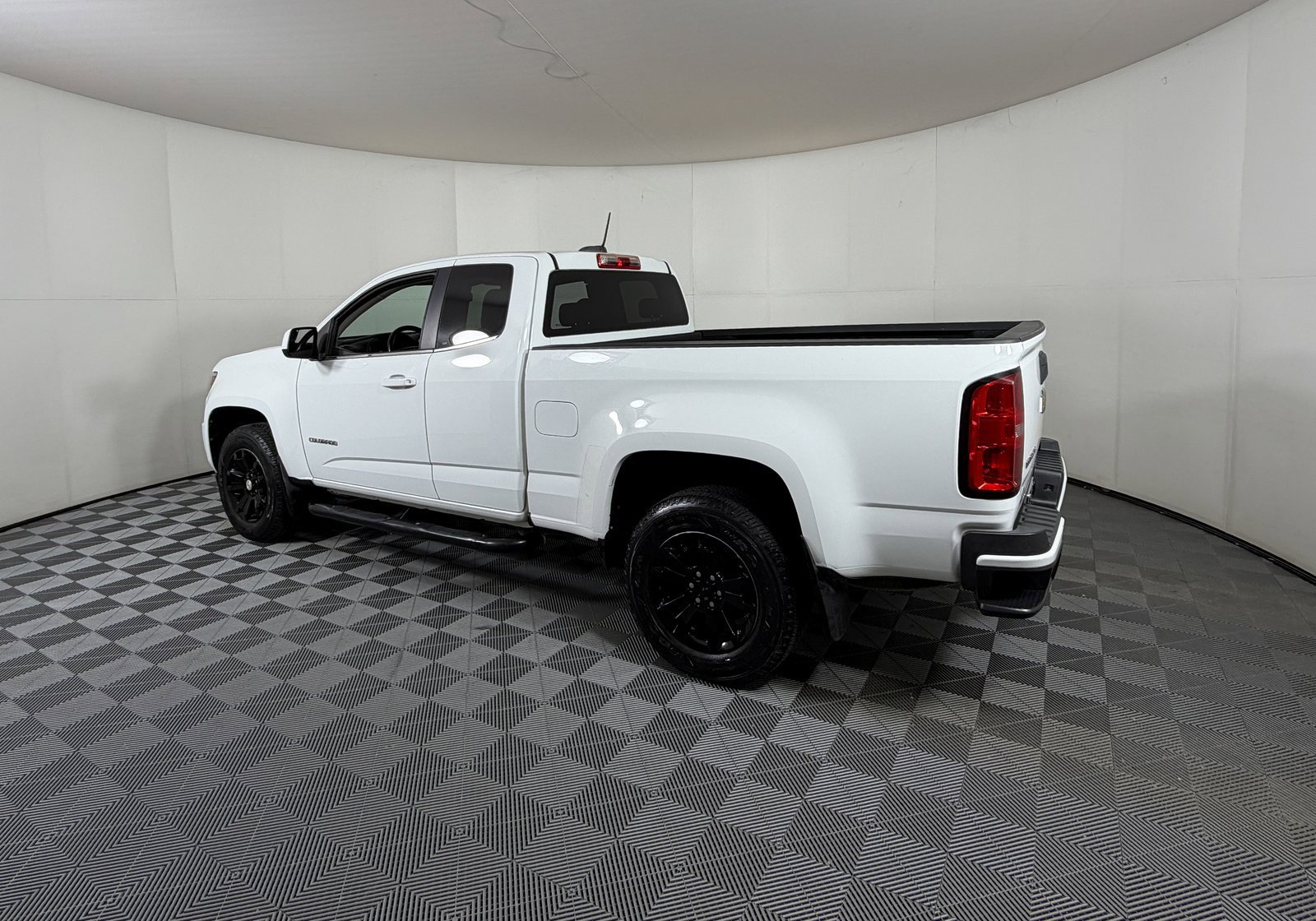 2015 Chevrolet Colorado LT photo 3