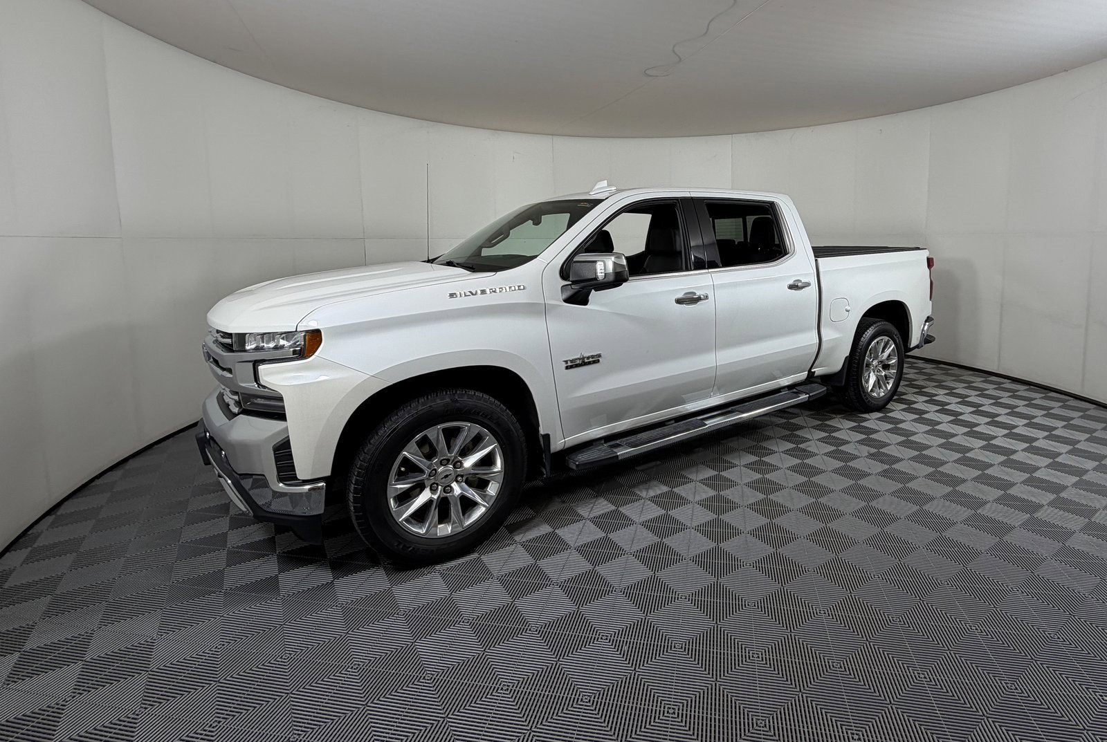 2020 Chevrolet Silverado LTZ photo 2