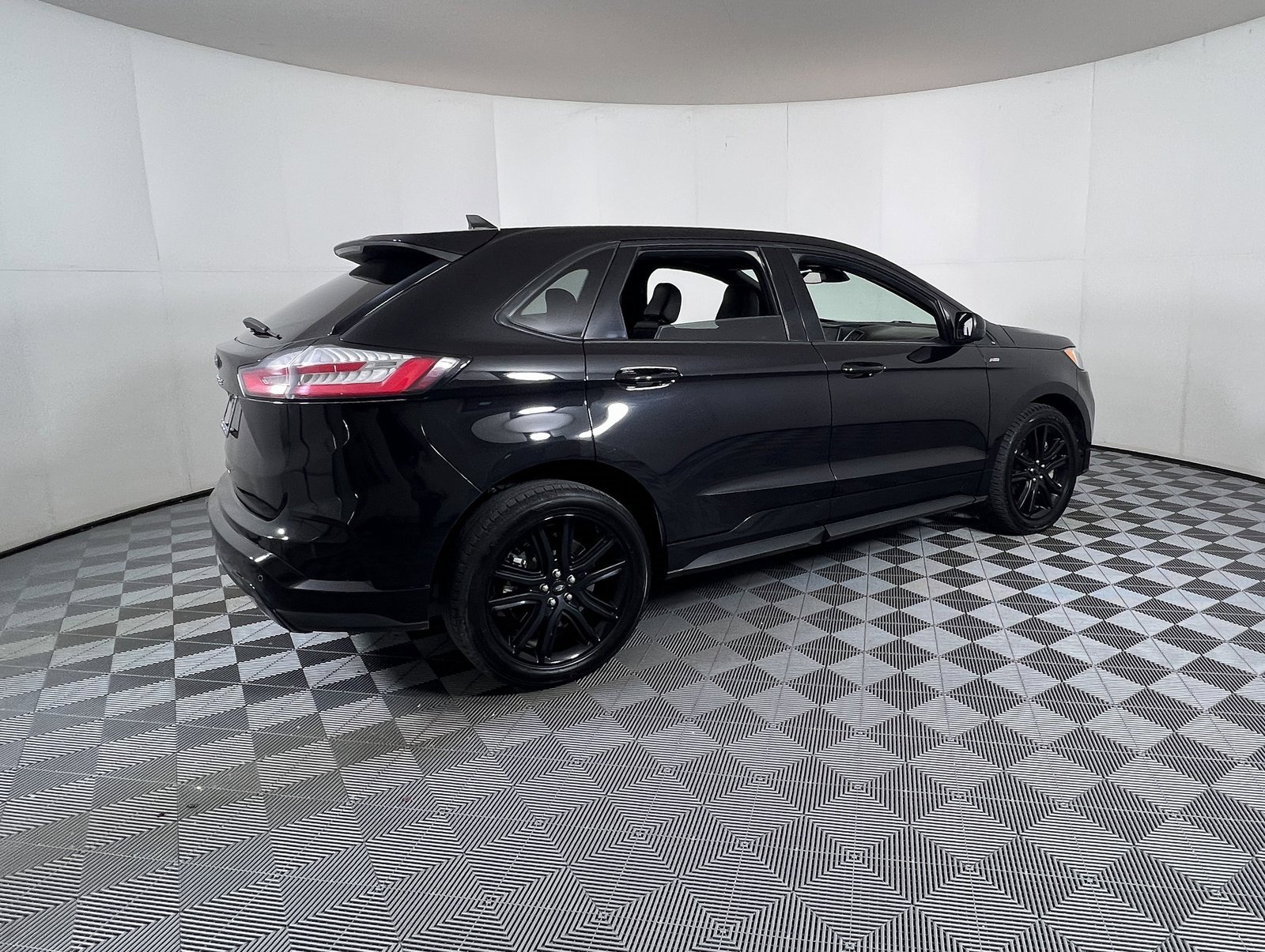 2022 Ford Edge ST-Line photo 4