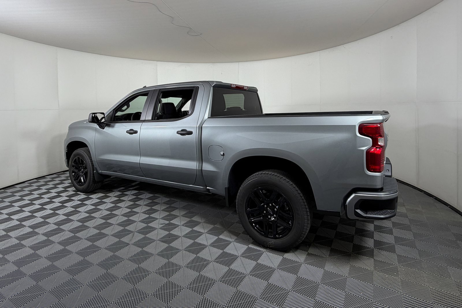2026 Chevrolet Silverado Custom photo 3