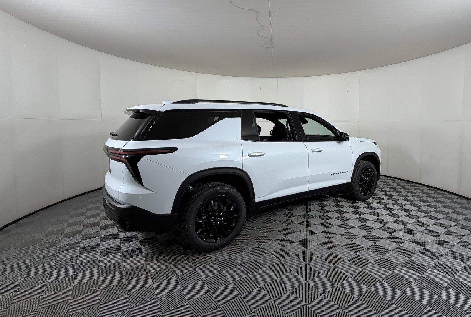 2026 Chevrolet Traverse photo 2