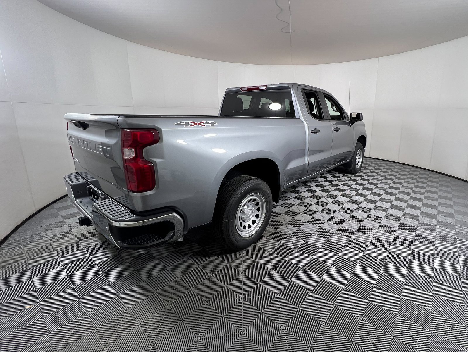 2025 Chevrolet Silverado 1500 photo 4