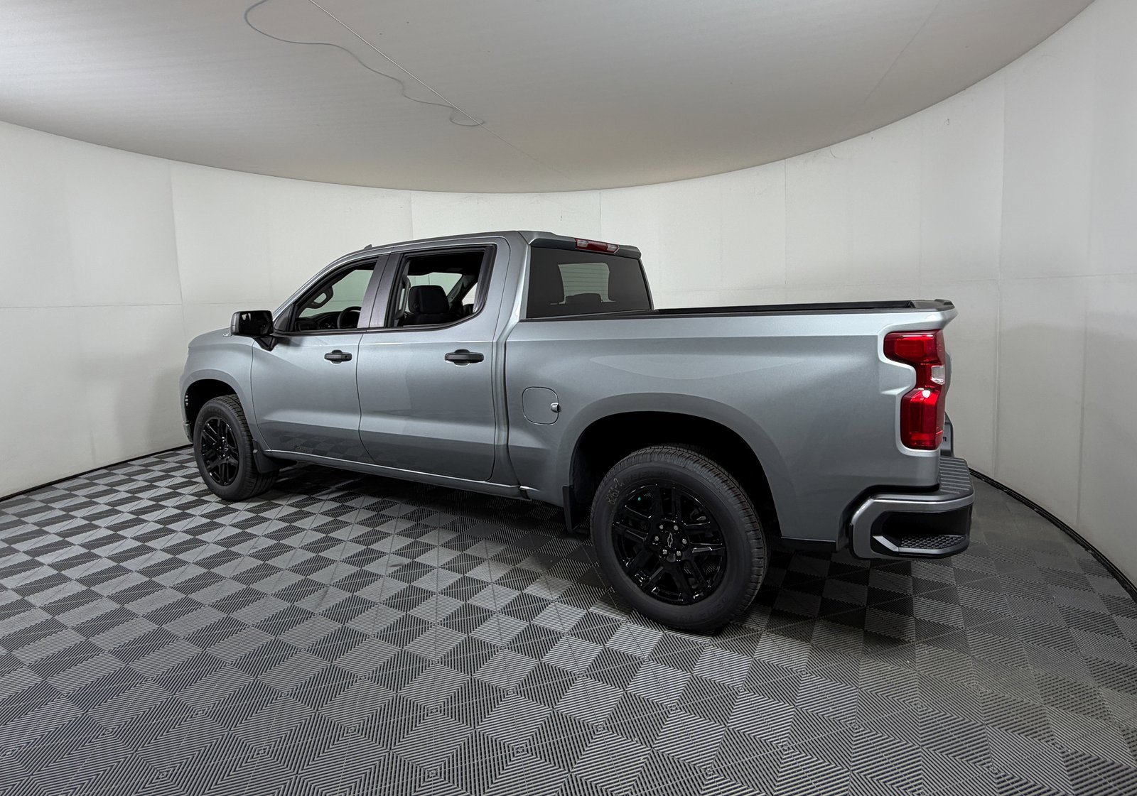2026 Chevrolet Silverado 1500 Custom photo 3