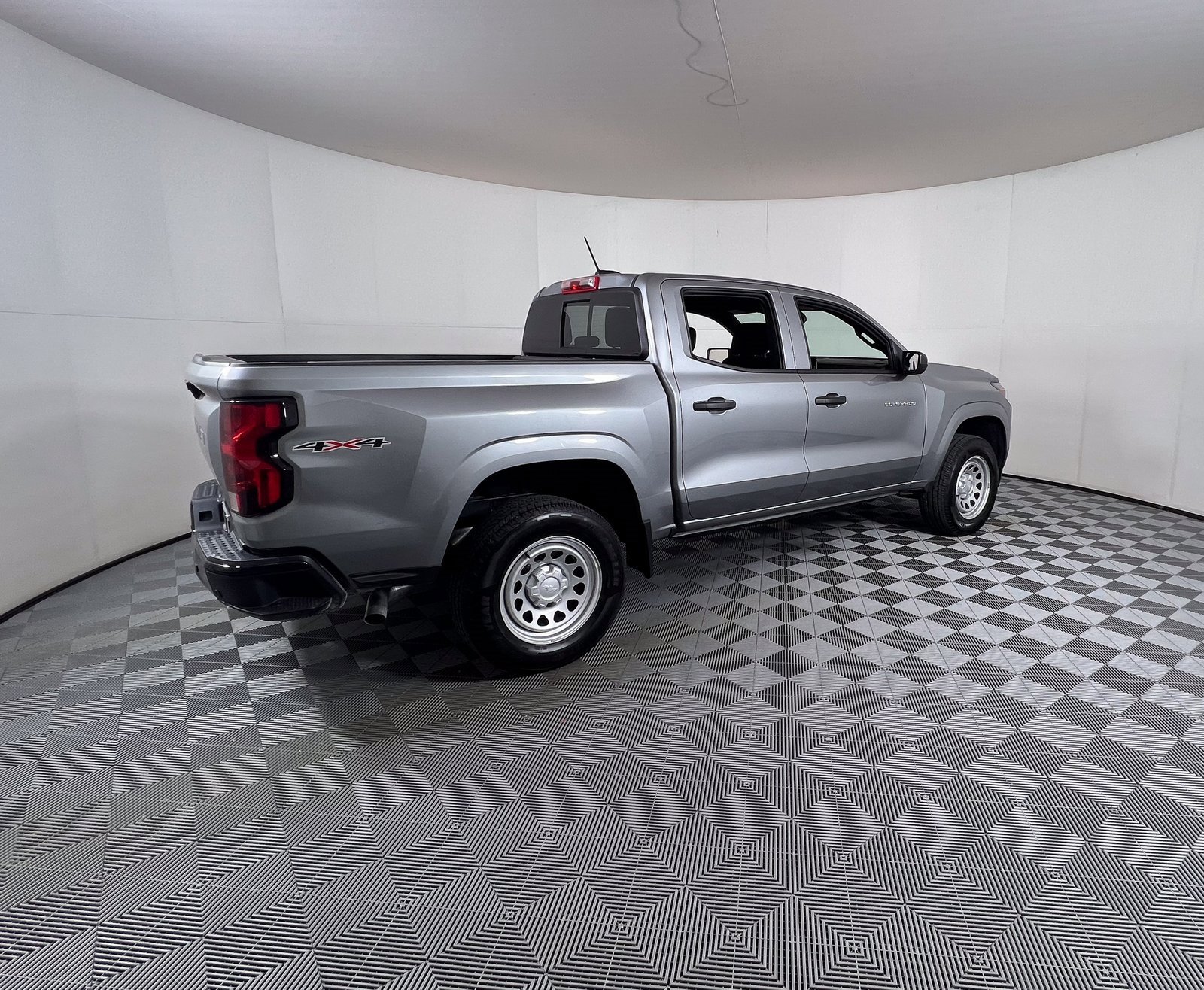 2025 Chevrolet Colorado LT photo 4