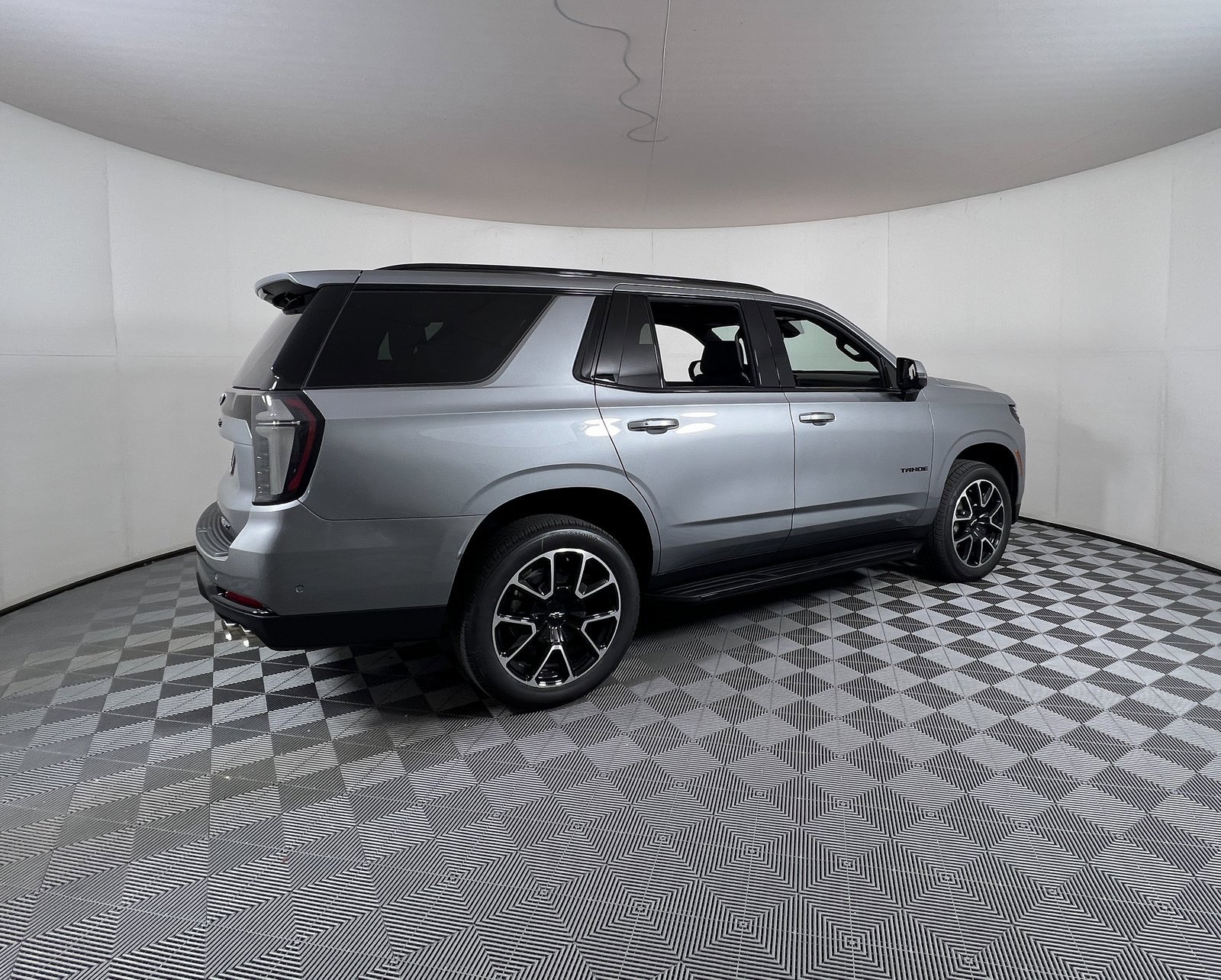 2025 Chevrolet Tahoe RST photo 3