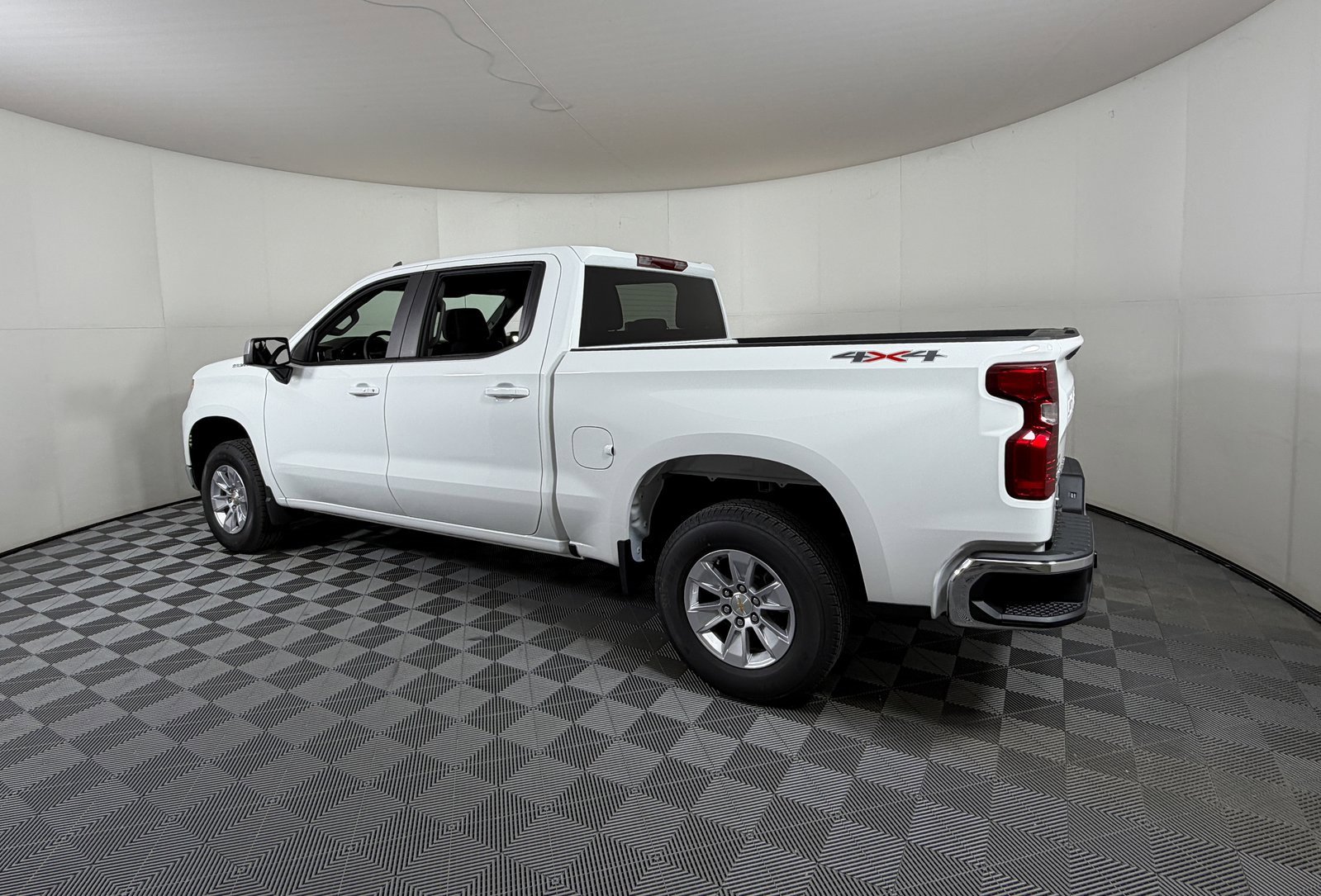 2026 Chevrolet Silverado 1500 LT photo 3