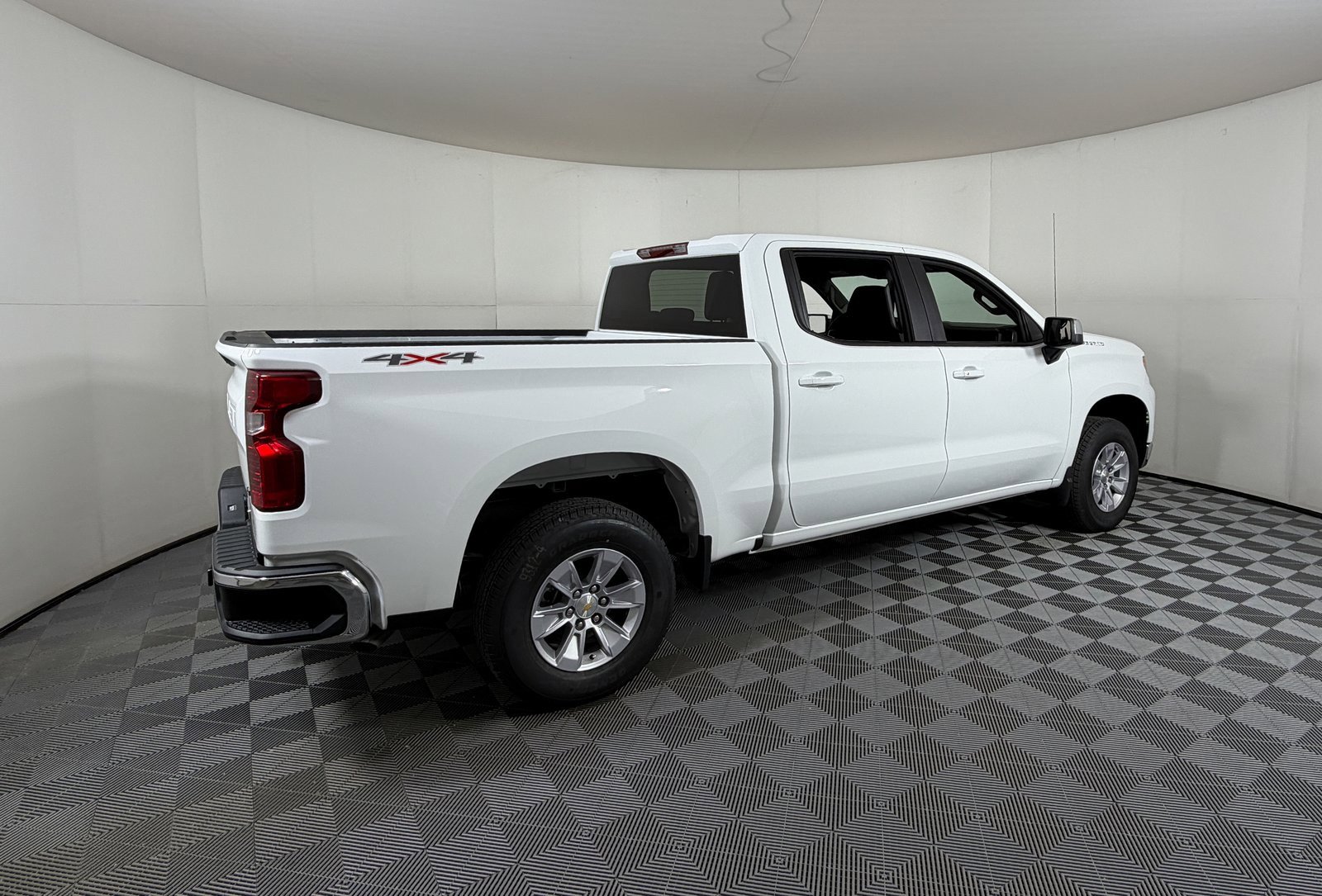 2026 Chevrolet Silverado 1500 LT photo 4