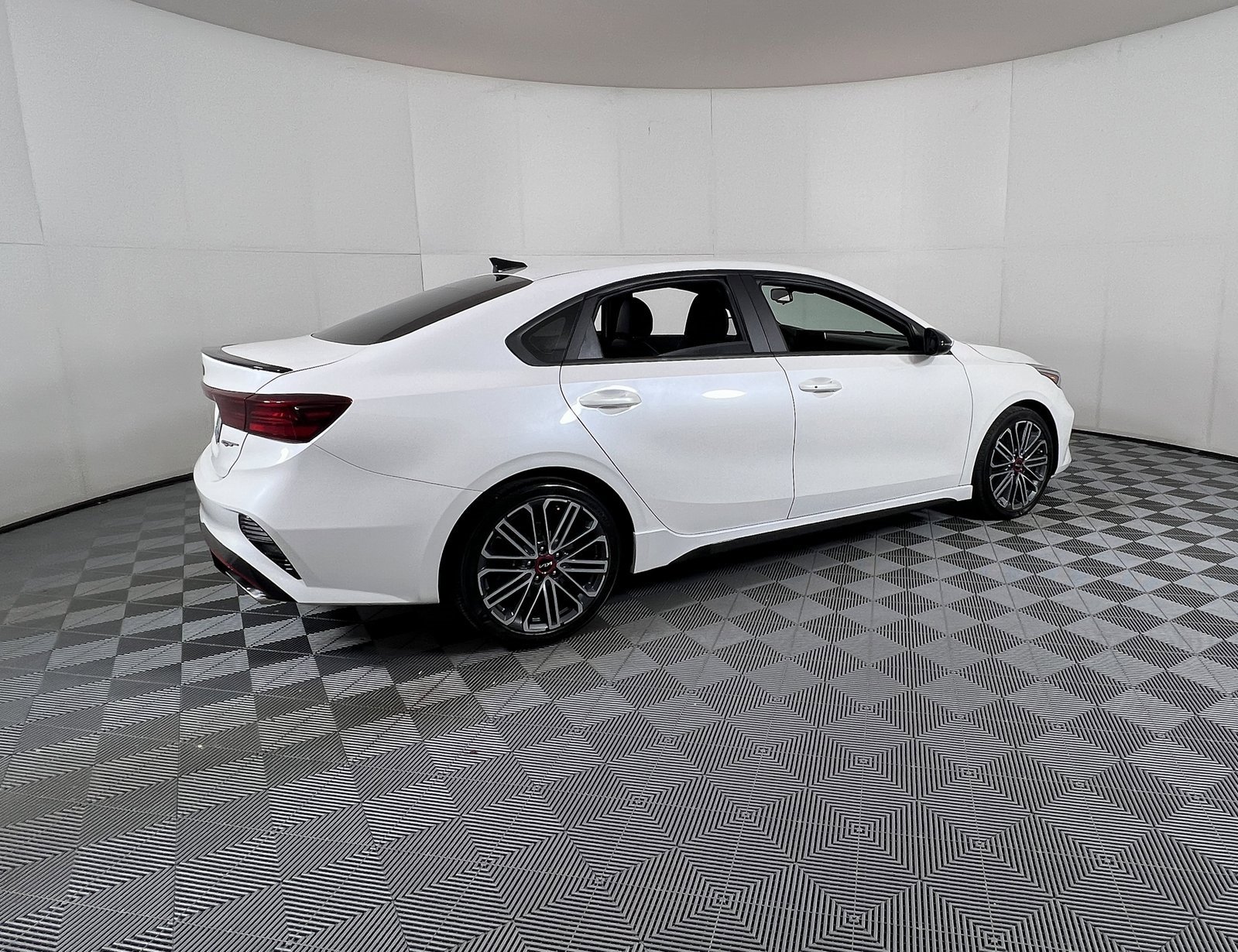 2023 Kia Forte GT photo 4