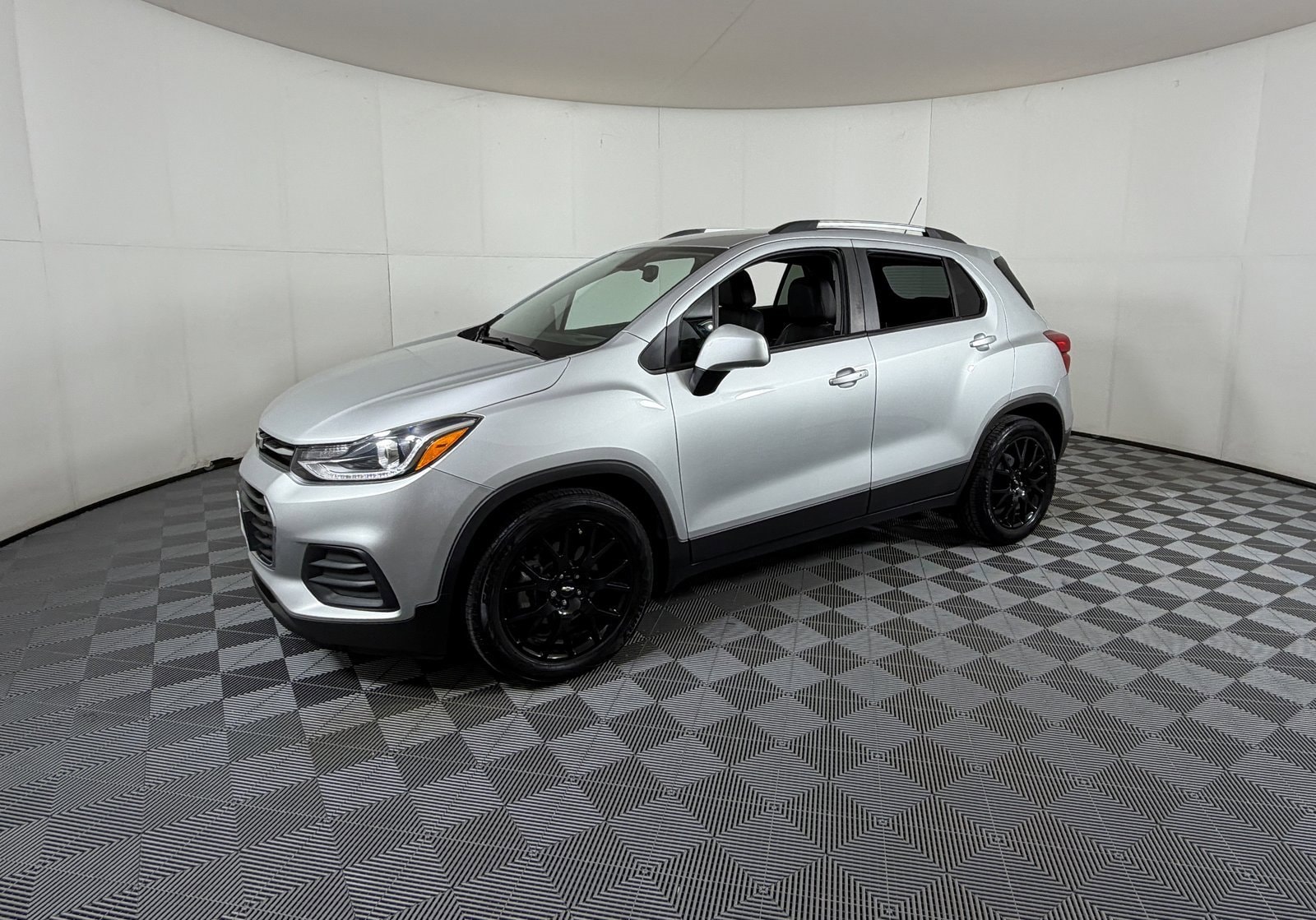 Used 2021 Chevrolet Trax LT with VIN KL7CJLSB1MB337584 for sale in Marlin, TX