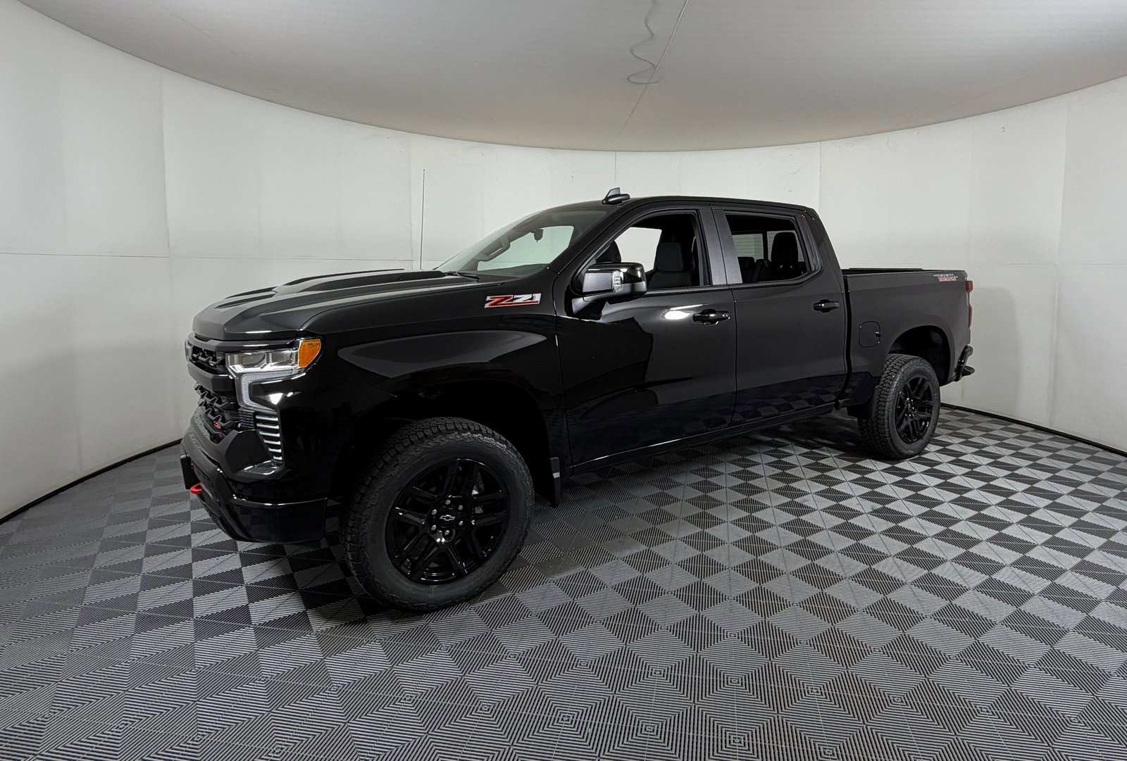 2026 Chevrolet Silverado Trail Boss LT photo 2