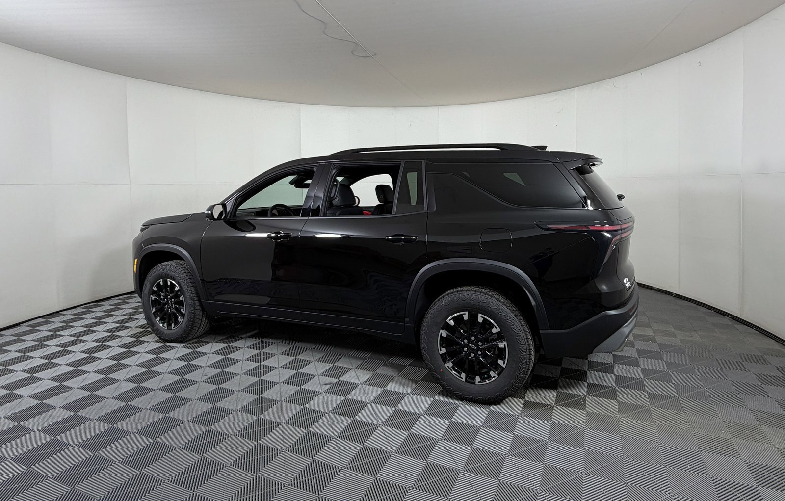 2026 Chevrolet Traverse Z71 photo 3