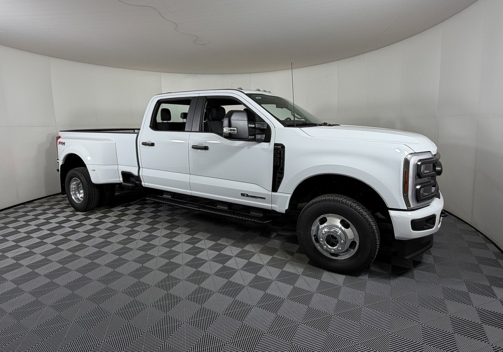 2026 Ford F-350 Super Duty XL's photo