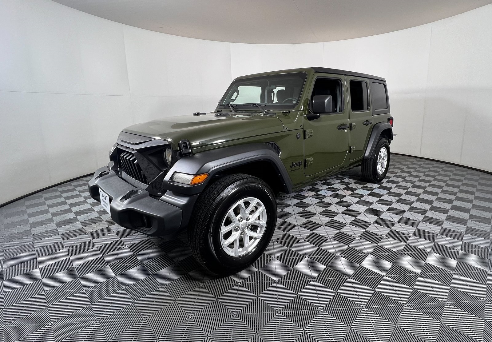 Used 2023 Jeep Wrangler 4-Door Sport S with VIN 1C4HJXDN6PW699639 for sale in Marlin, TX