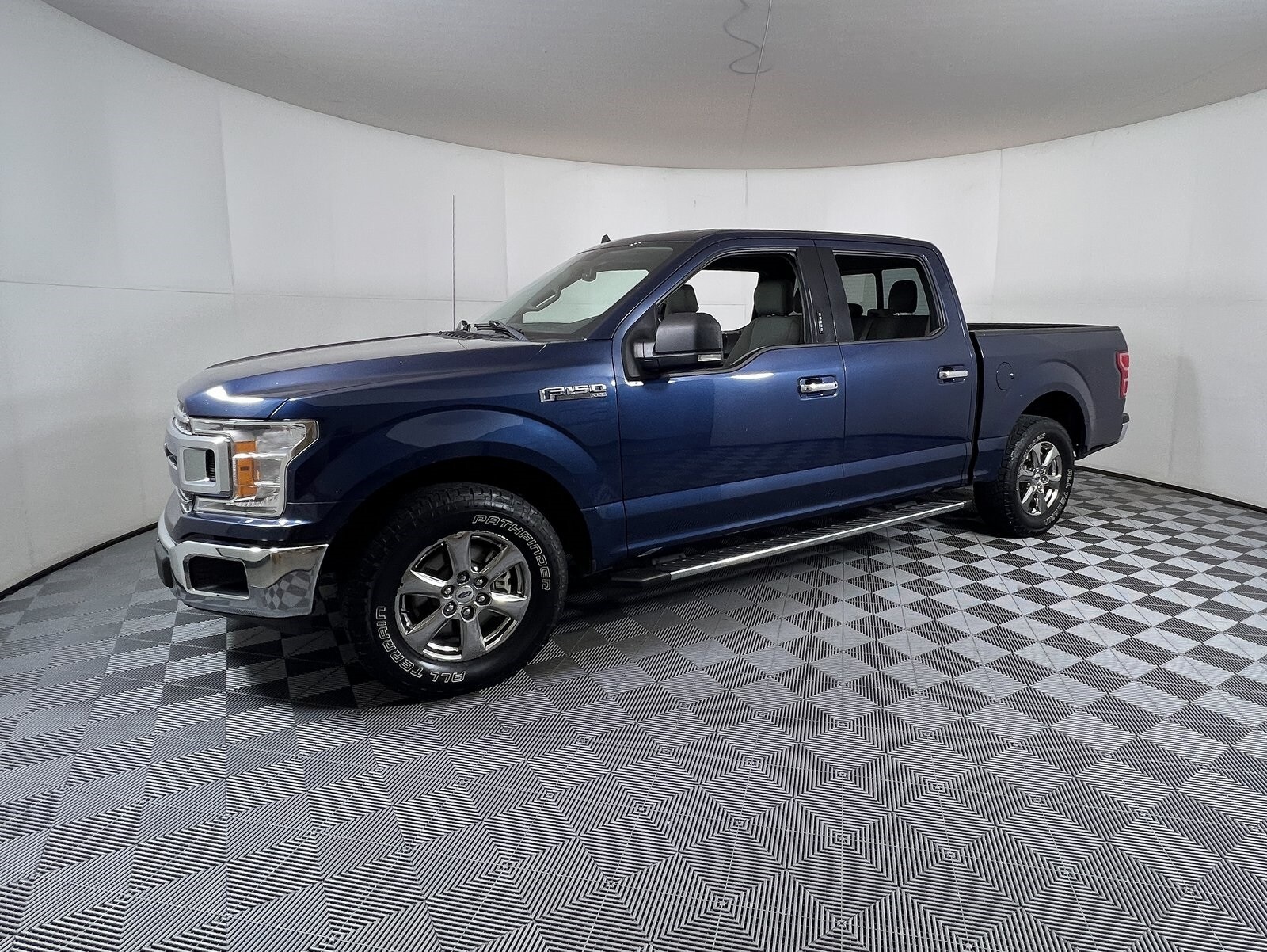 2020 Ford F-150 XLT photo 2