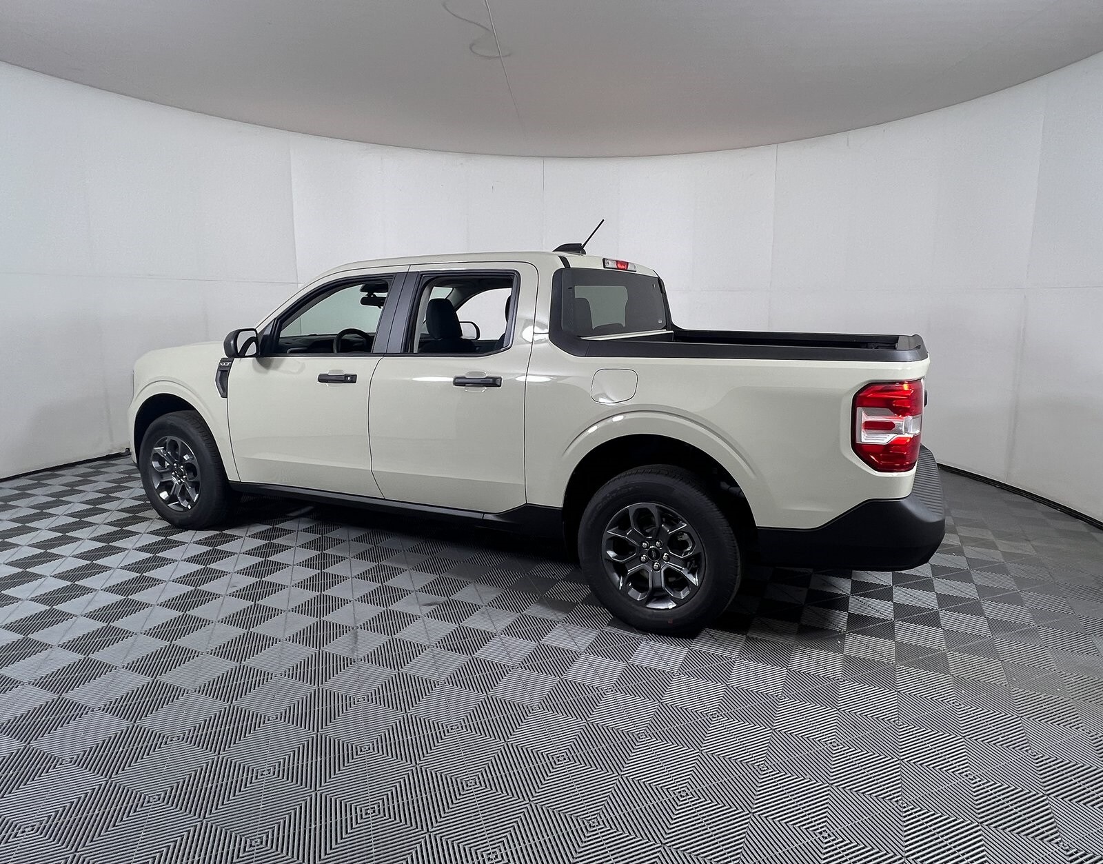 2025 Ford Maverick XLT photo 3