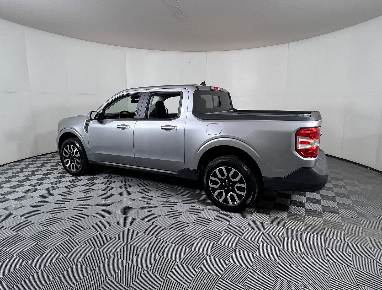 2023 Ford Maverick Lariat photo 2