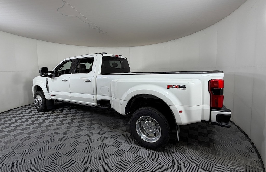 New 2026 Ford Super Duty F-450 Platinum Truck Crew Cab