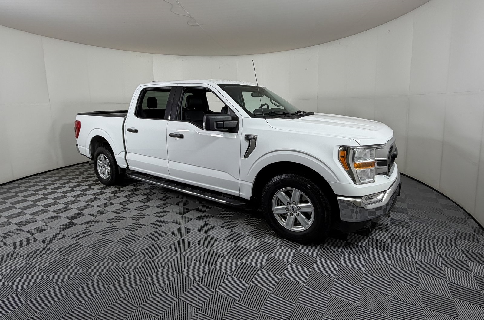 2021 Ford F-150 XLT's photo