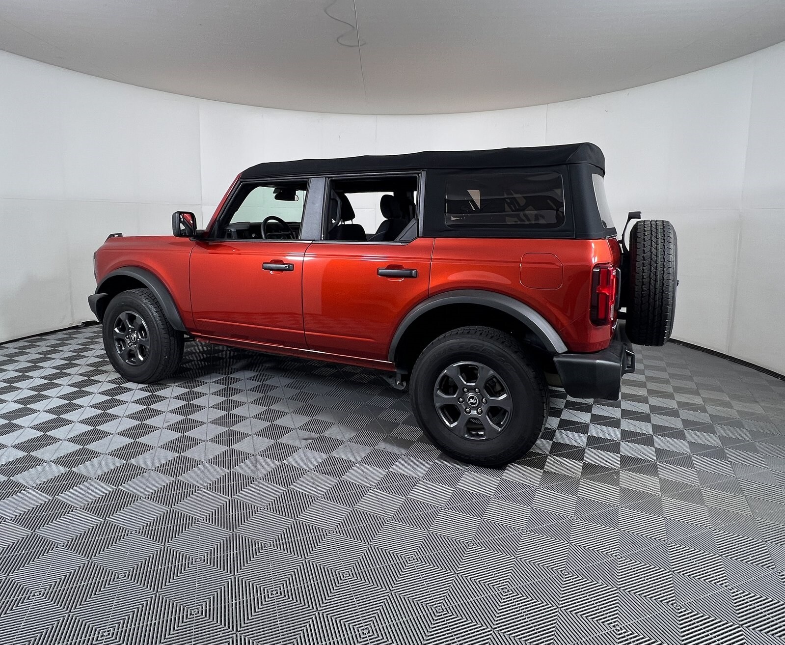 2022 Ford Bronco Base photo 3
