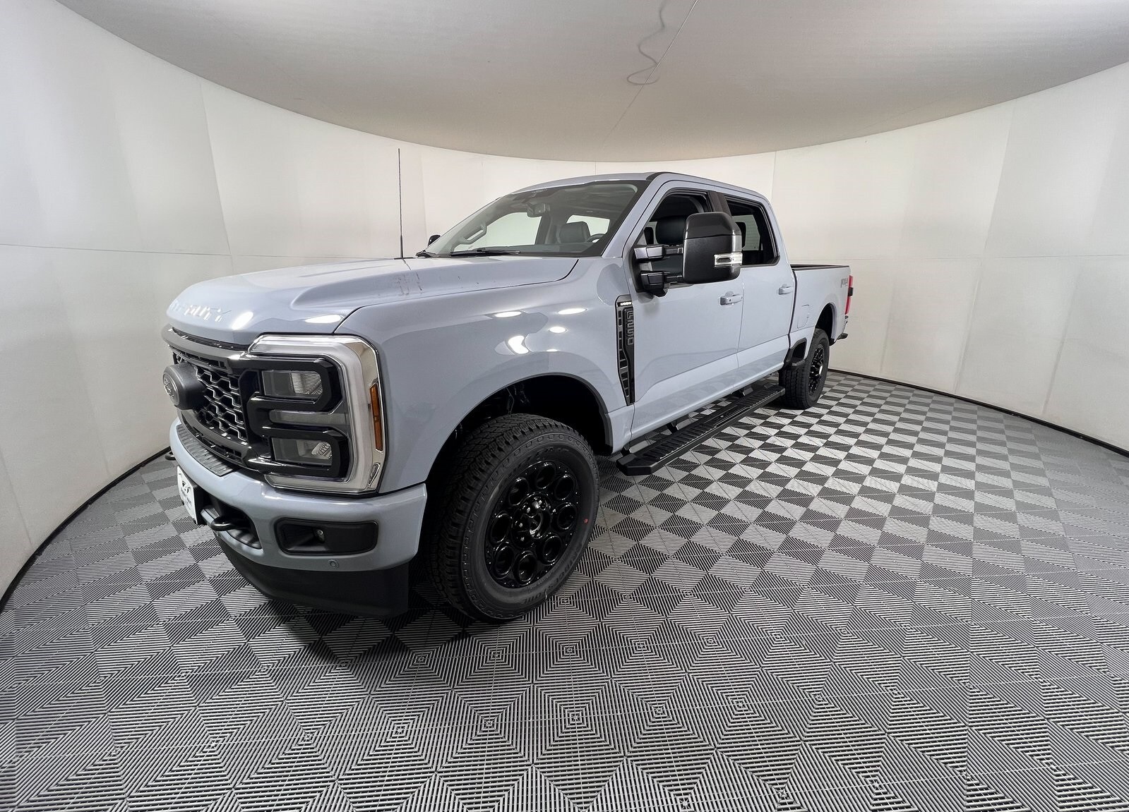 2025 Ford F-250 Lariat photo 2