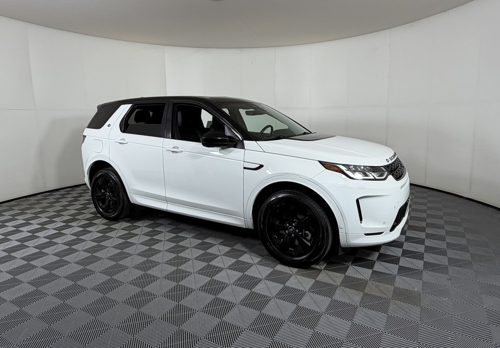 2022 Land Rover Discovery Sport S's photo