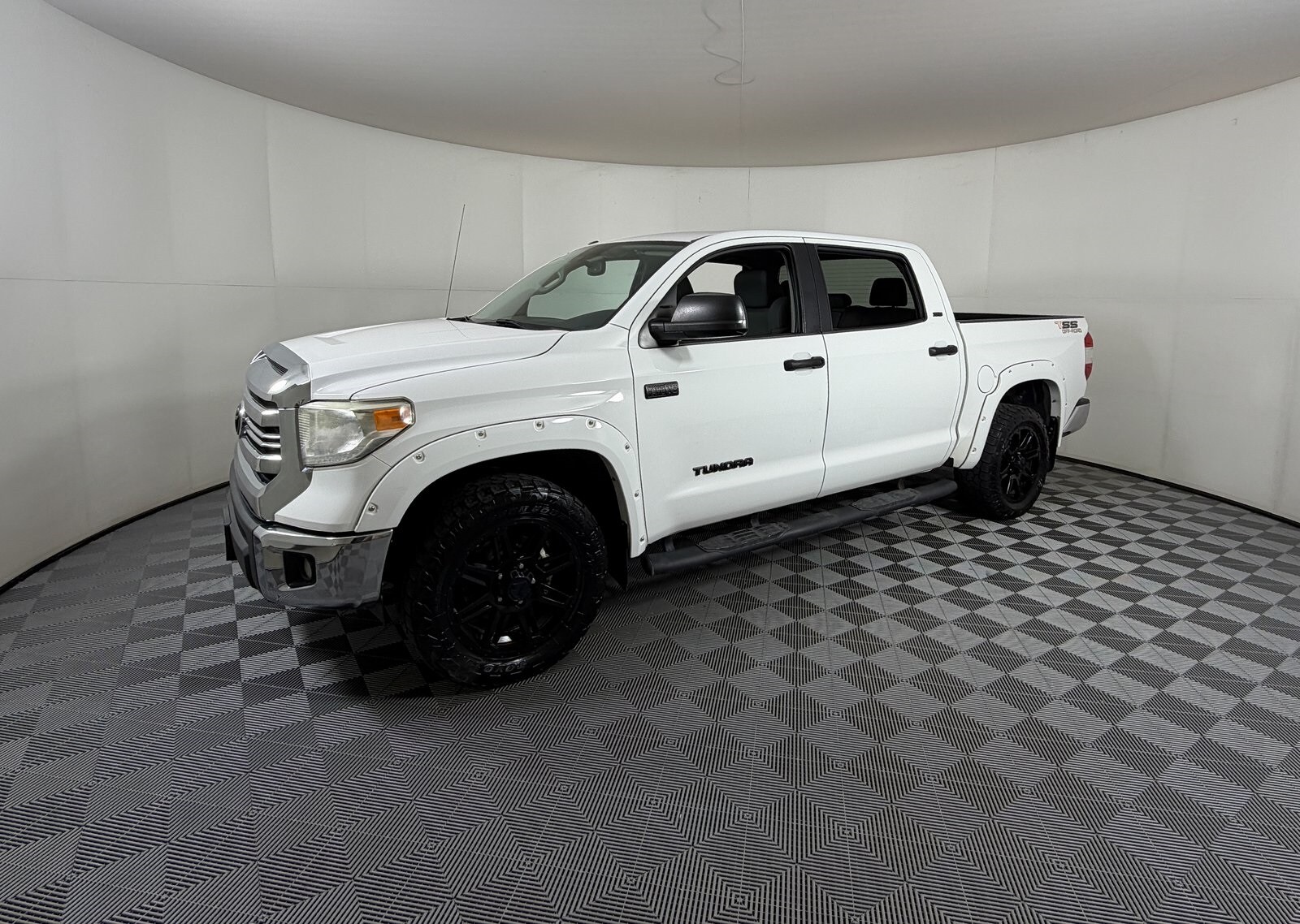 2017 Toyota Tundra SR5 TRD Pro photo 2