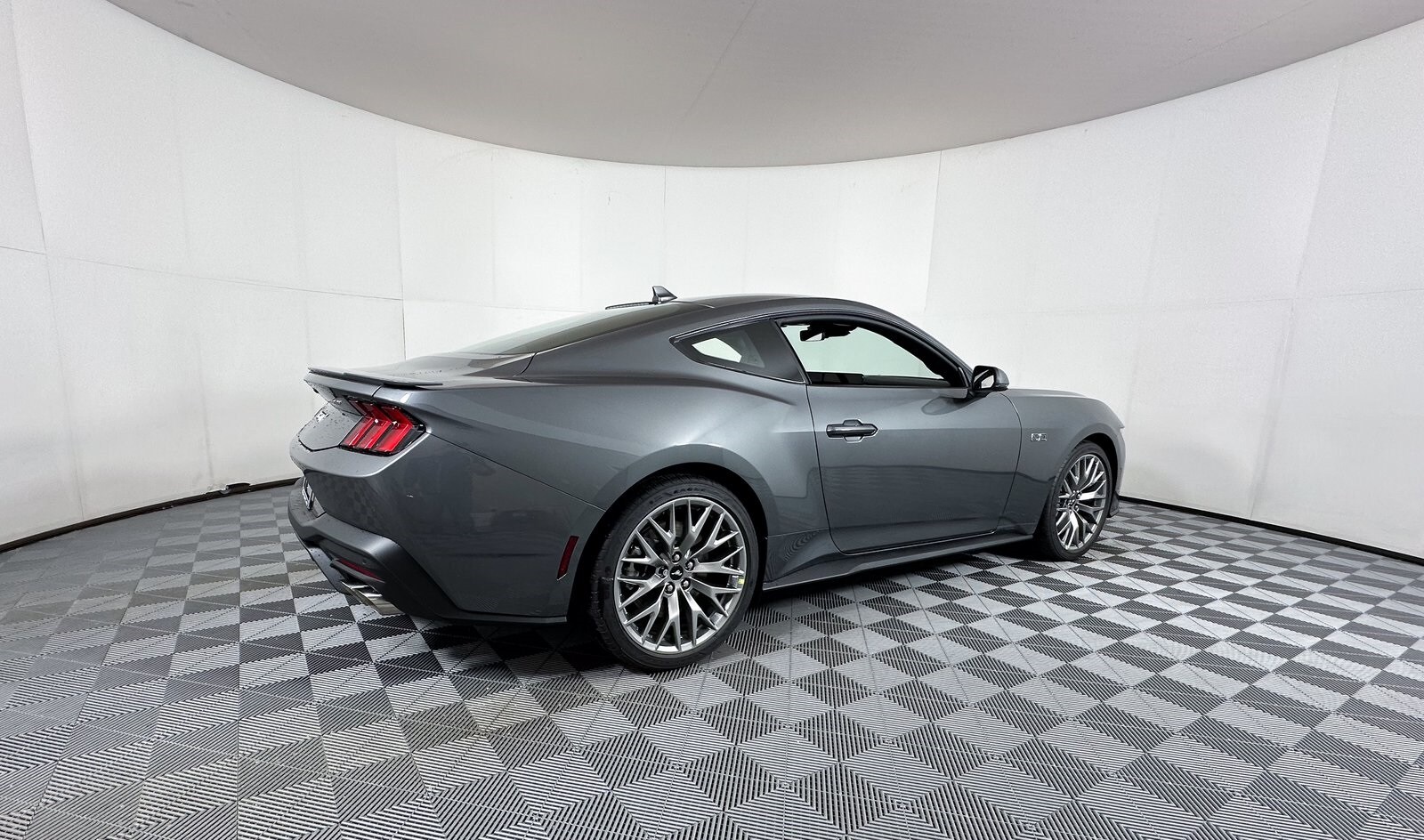 2025 Ford Mustang GT Premium photo 4